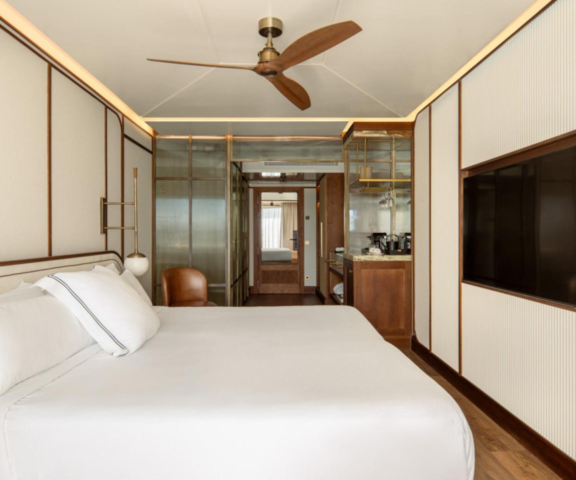 Deluxe Double Room,1742852471:JPEG