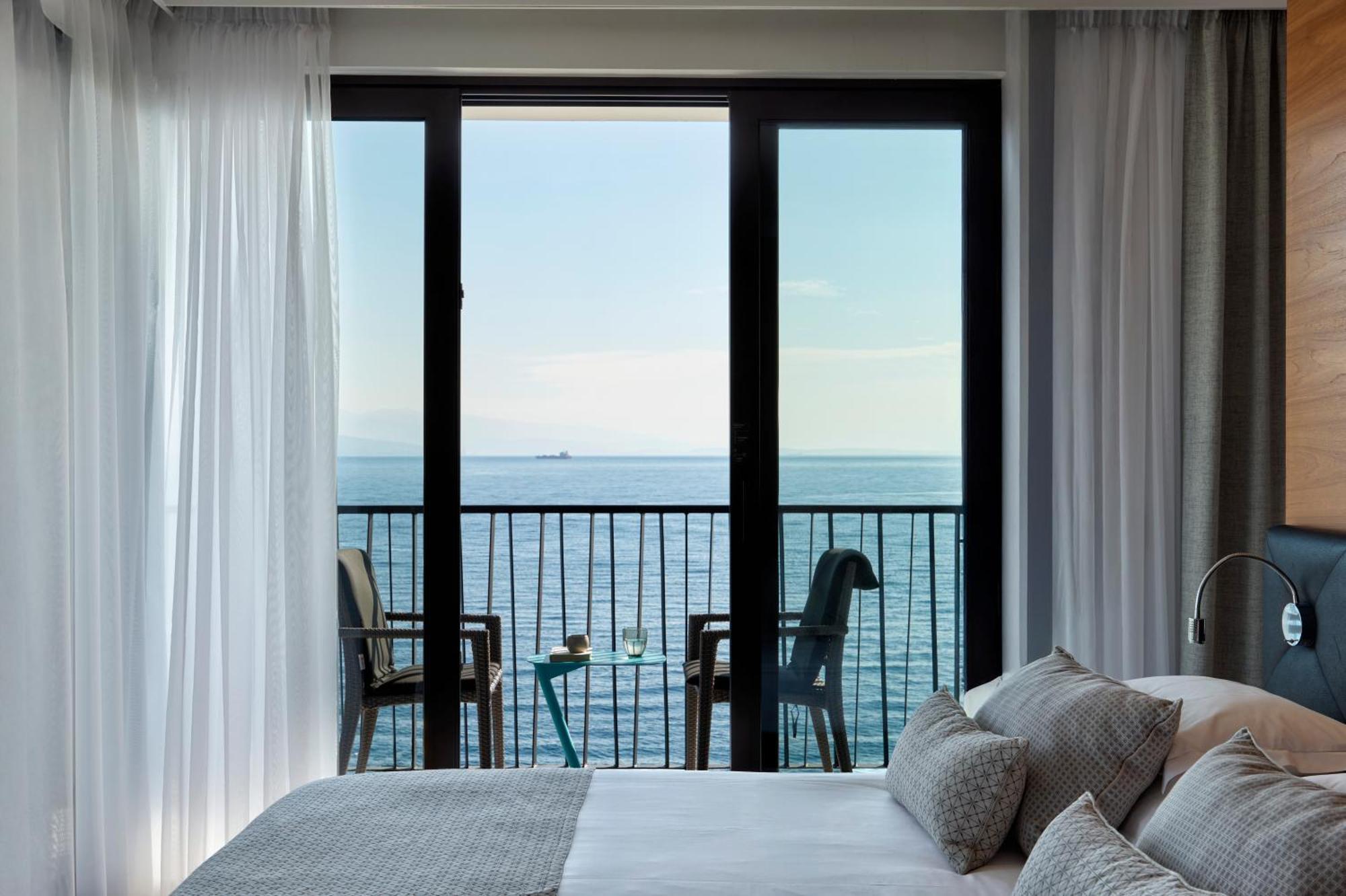 Suite mit Meerblick und Balkon