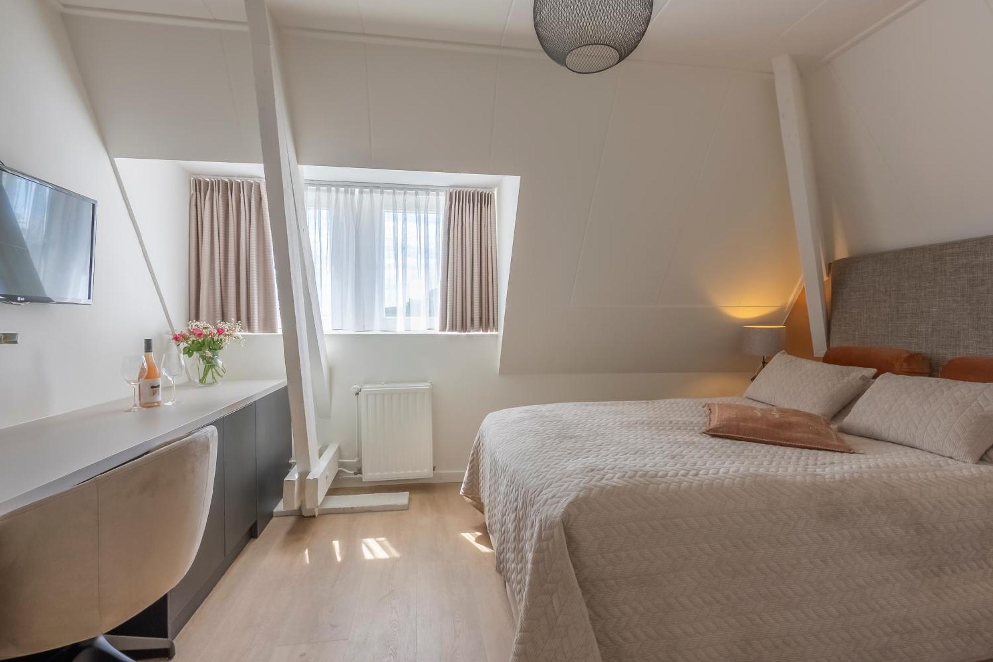 Standard Single Room,1742902873:JPEG