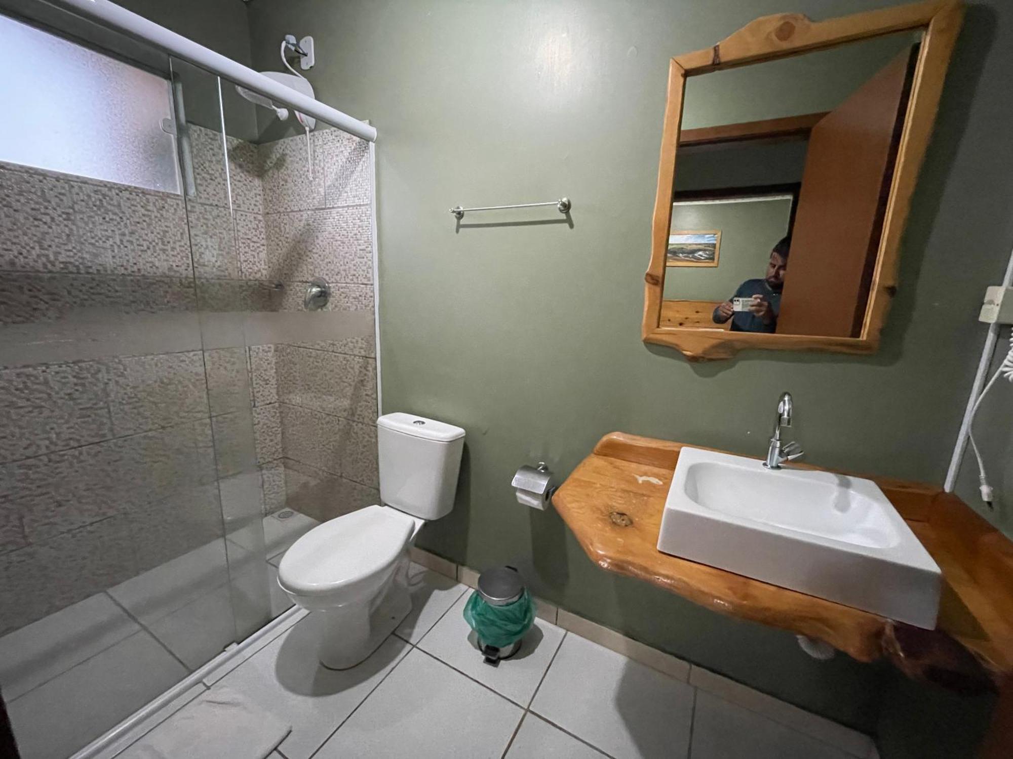Quarto com Cama de Casal ou 2 de Solteiro