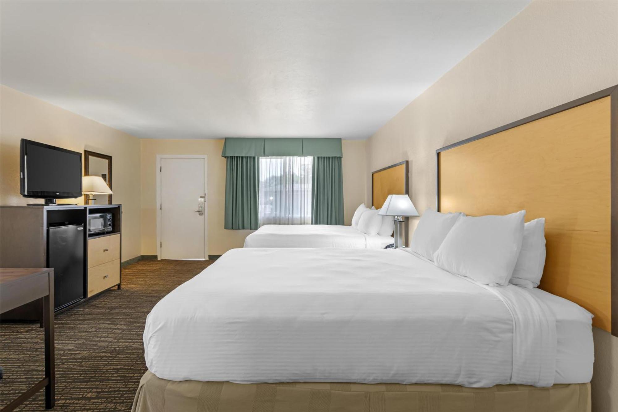 Queen Room with Two Queen Beds - Non-Smoking