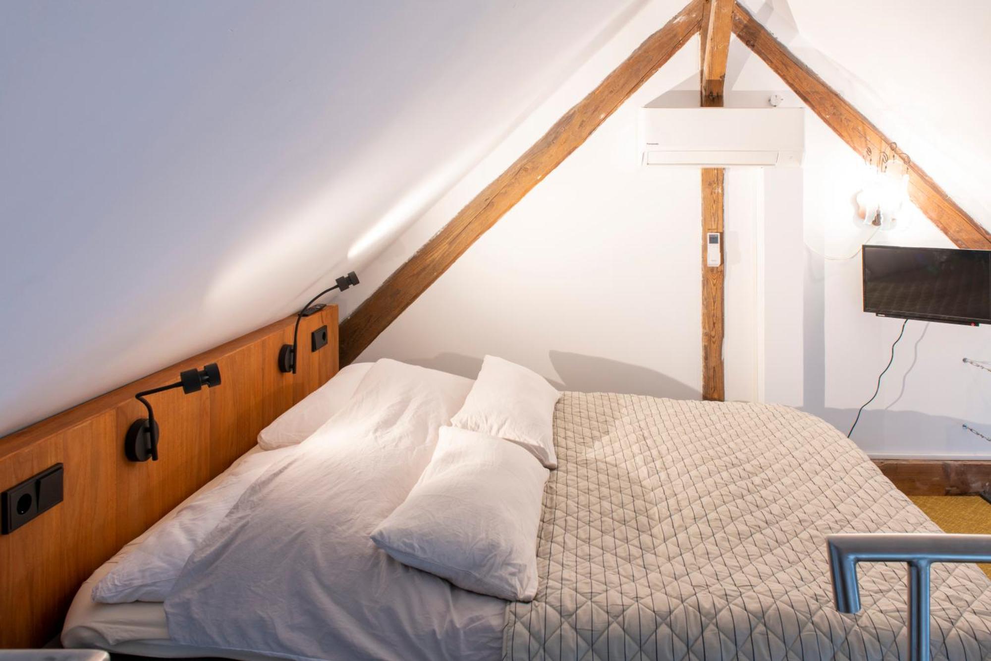 One-Bedroom Apartment,1743363712:JPEG