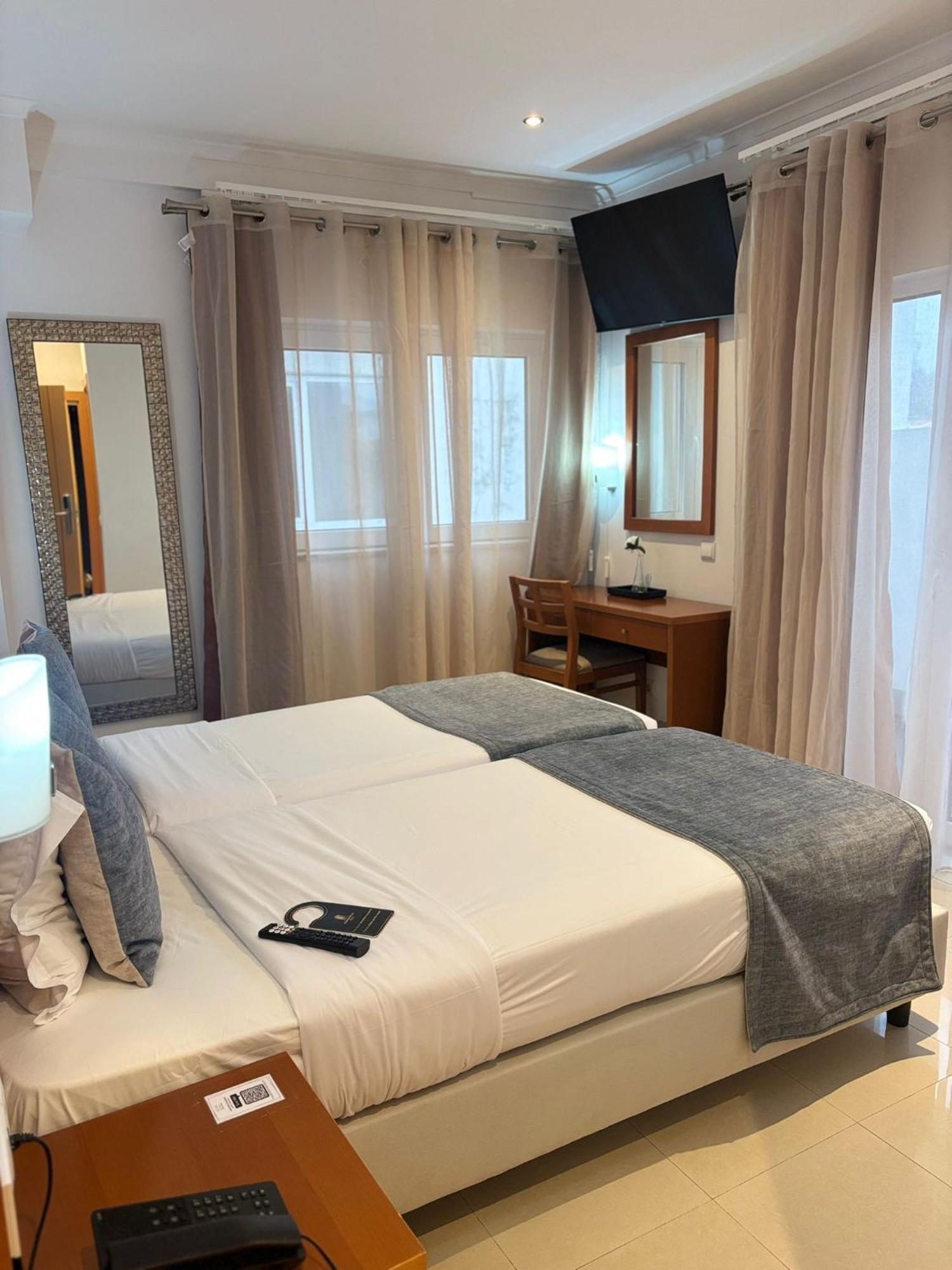 Quarto Twin Standard