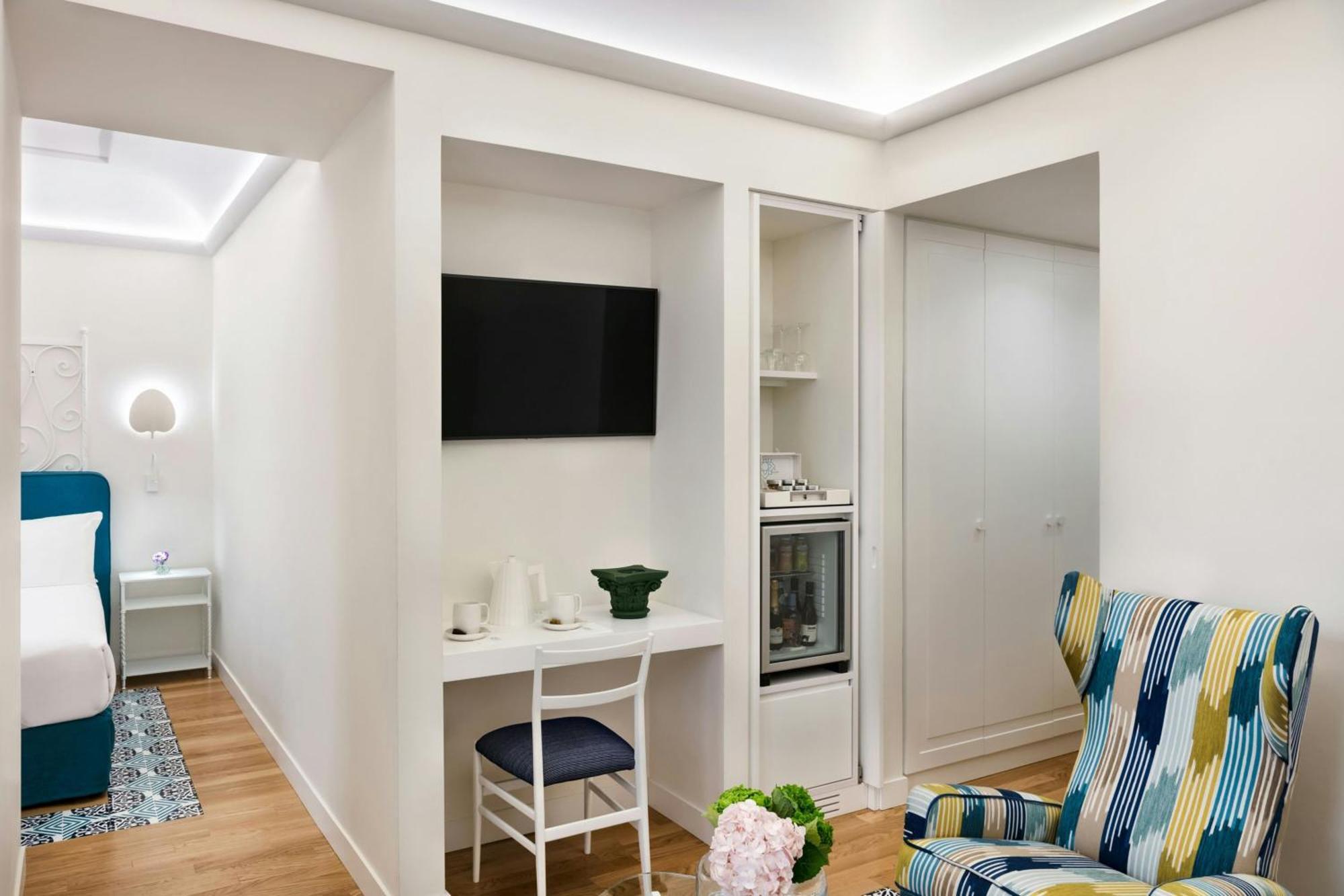 Camerelle King Suite with Terrace and Garden View,1746826692:JPEG