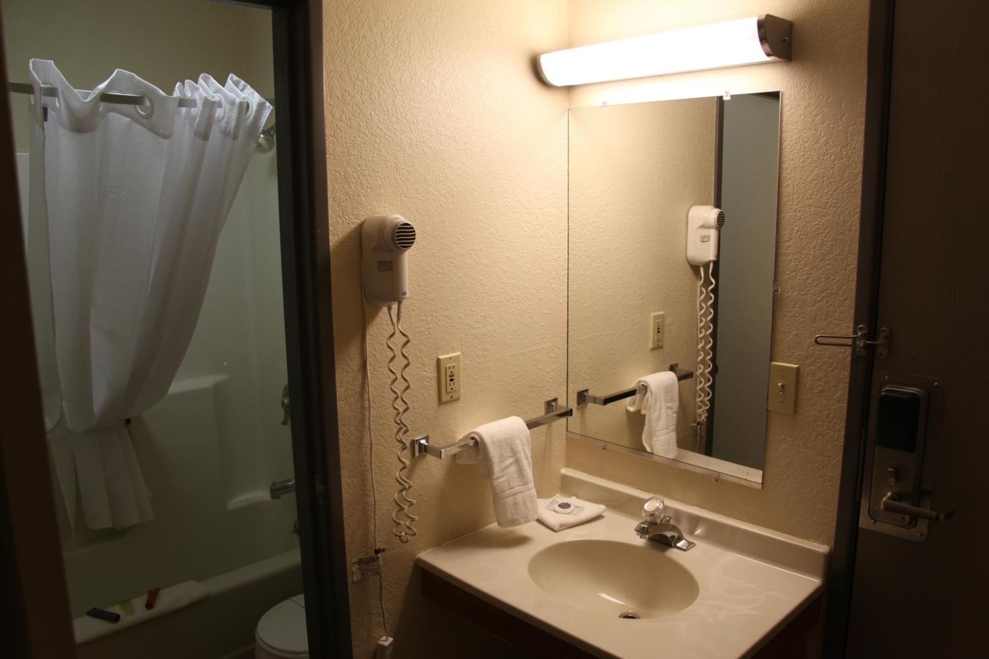King Room - Non-Smoking