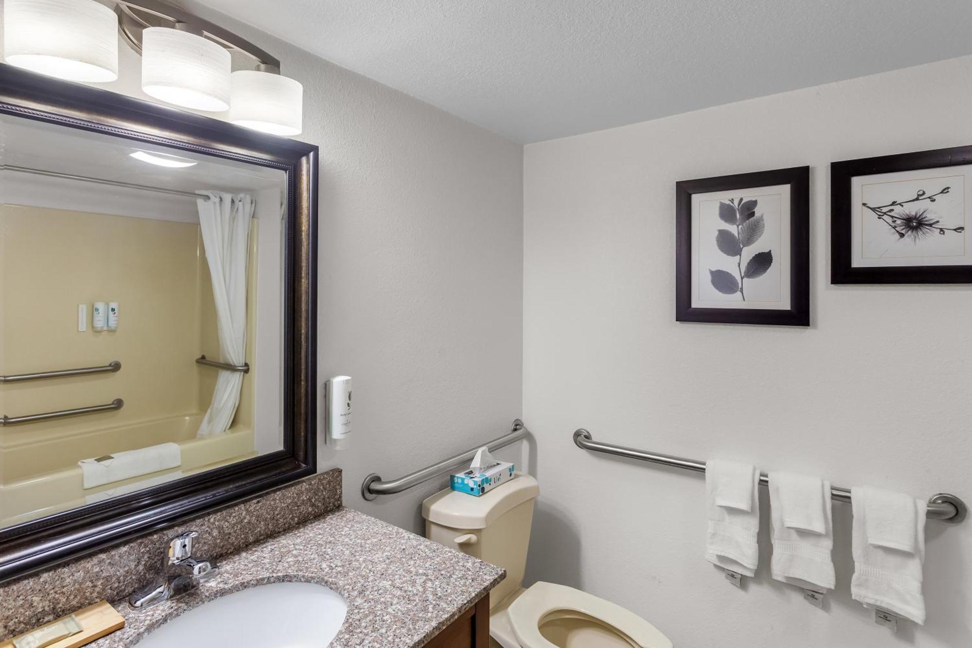 Queen Room with Two Queen Beds - Disability Access