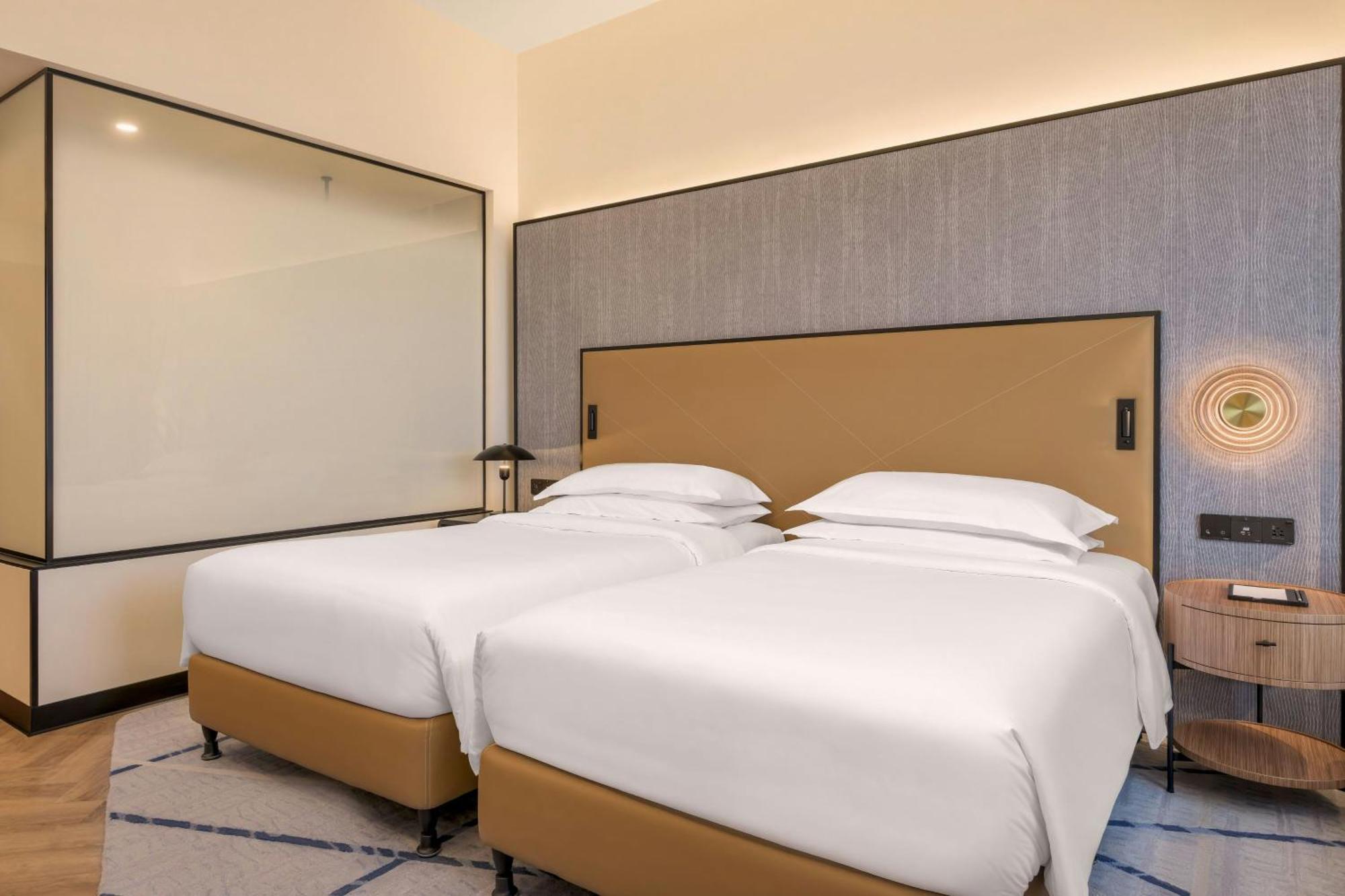 Grand Deluxe Twin Room, Skyline View,1746897089:JPEG