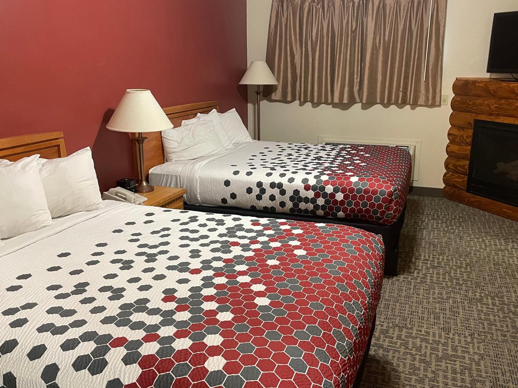 Suite with Two Queen Beds - Accessible/Non-Smoking