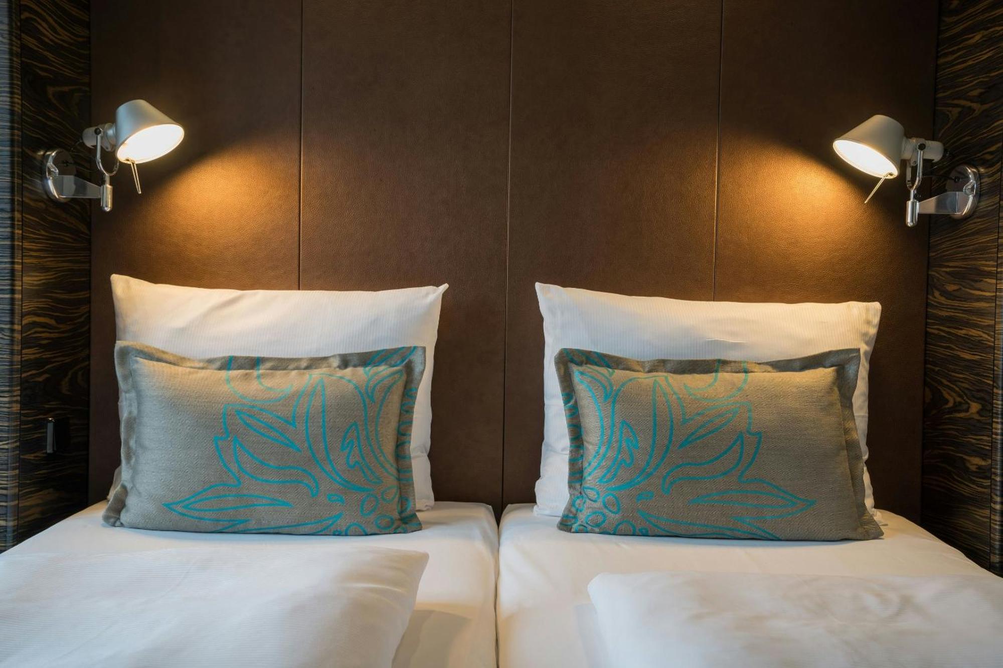 Room with King Size bed,1746943970:JPEG