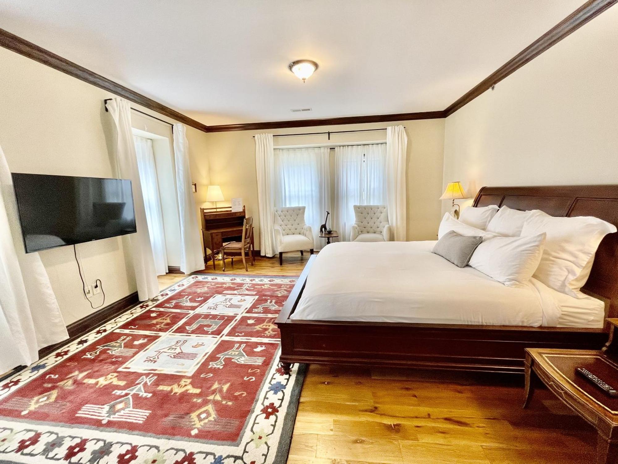 Deluxe King Suite,1756571528:JPEG
