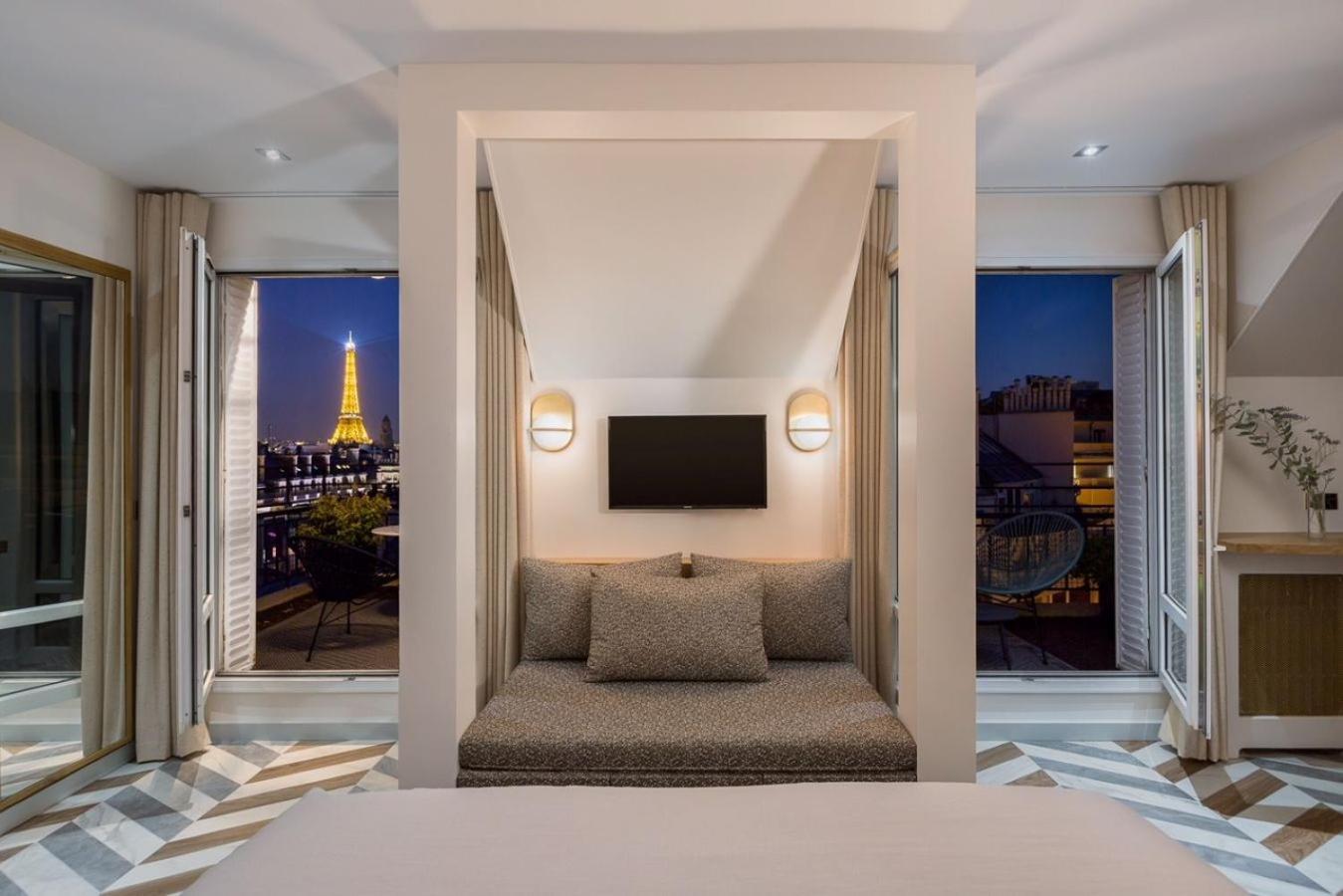 The Iconic Suite Eiffel Tower View,1756406389:JPEG