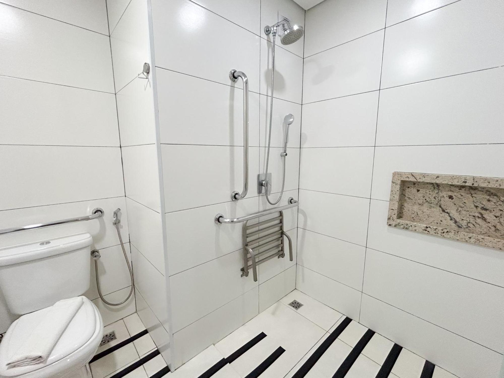 Quarto com Cama Queen-size - Acessível para Hóspedes com Mobilidade Reduzida