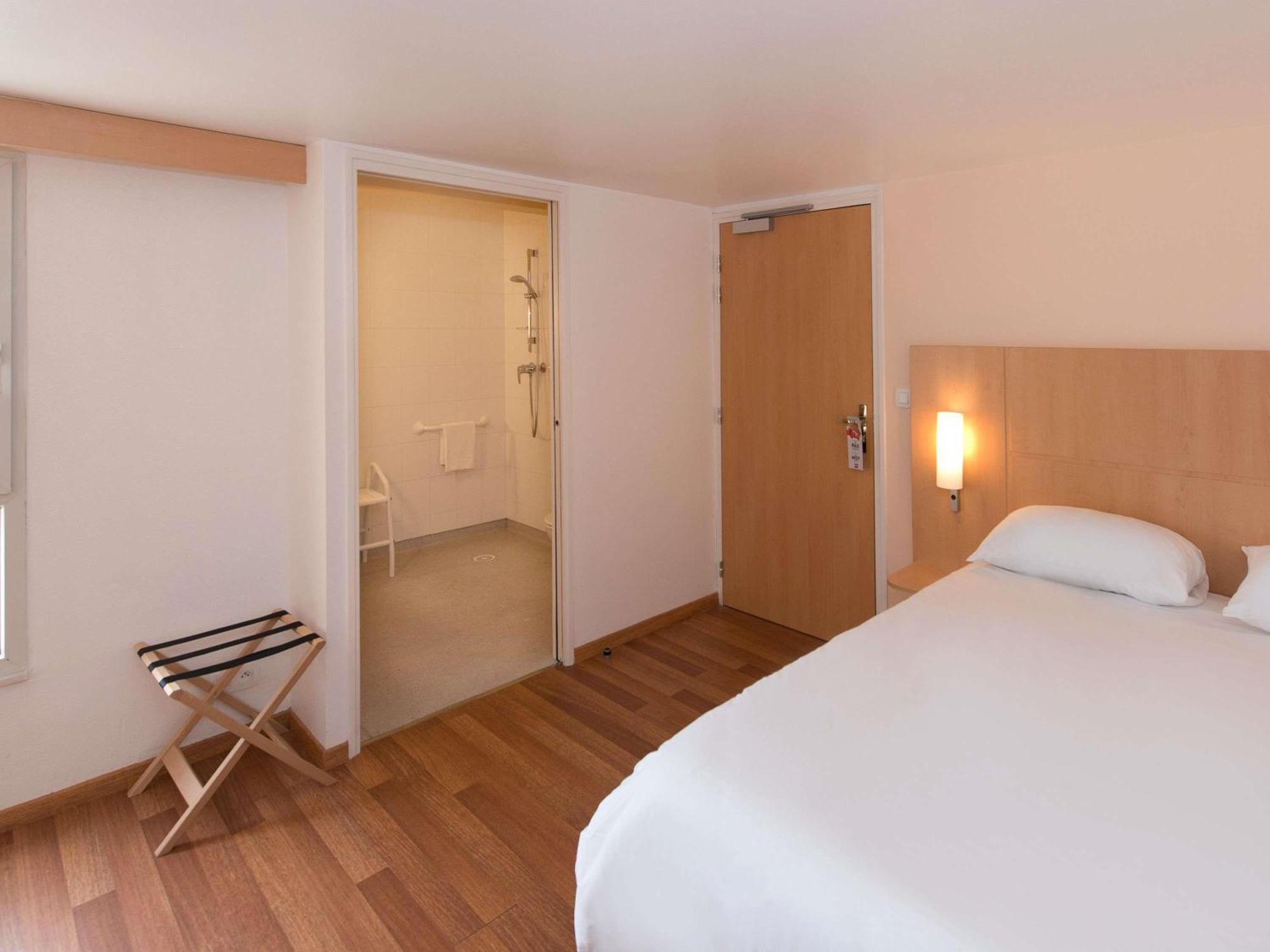 Standard Double Room - Disability Access