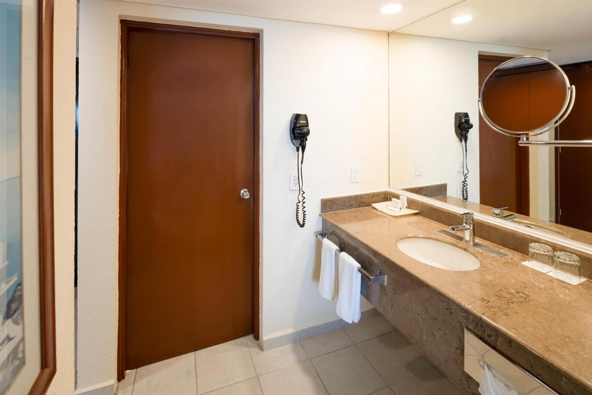 Duplo na Beira-Mar (2 Adultos + 2 Crianças)