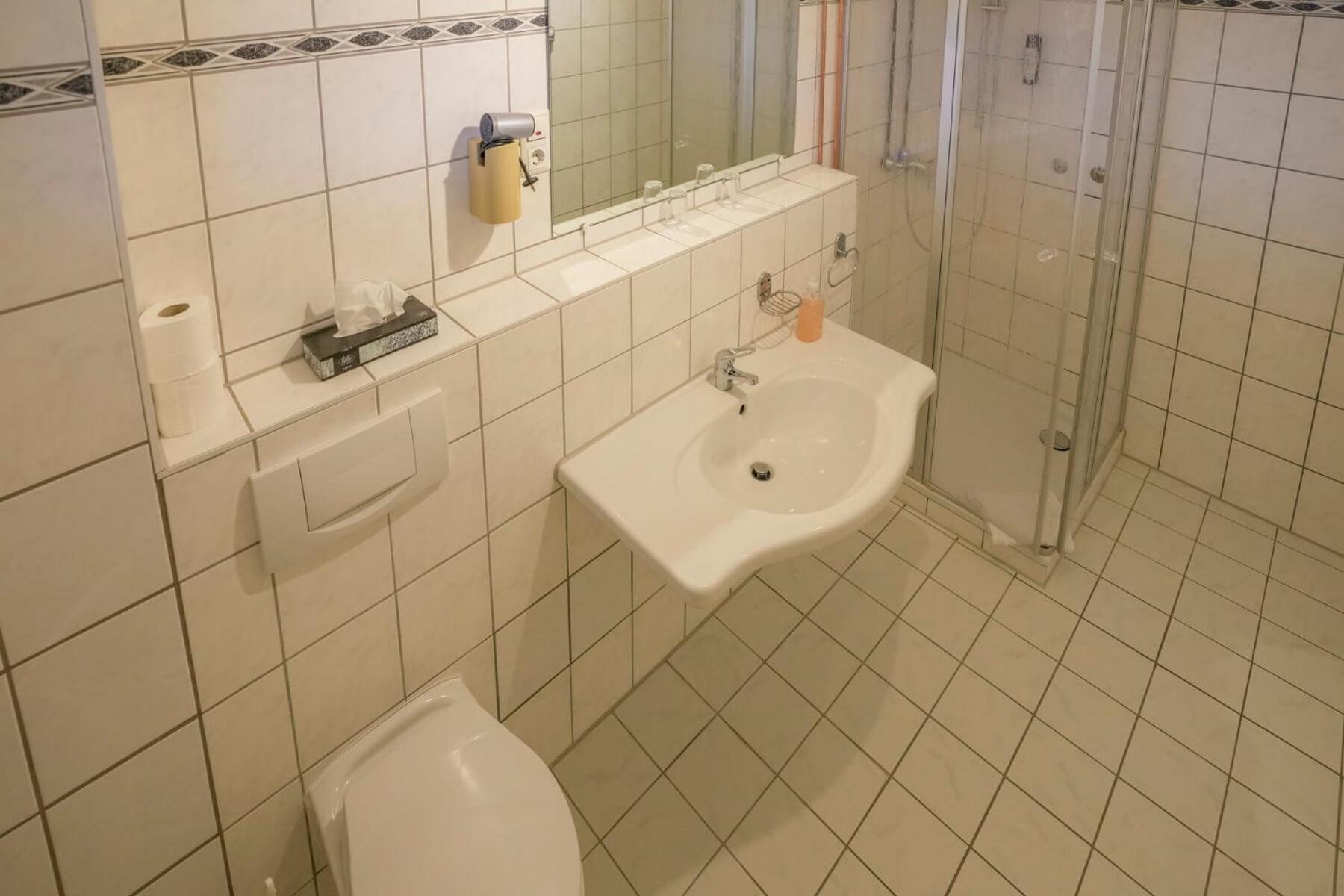 Standard Doppelzimmer mit Moselblick und Balkon,1756430862:JPEG