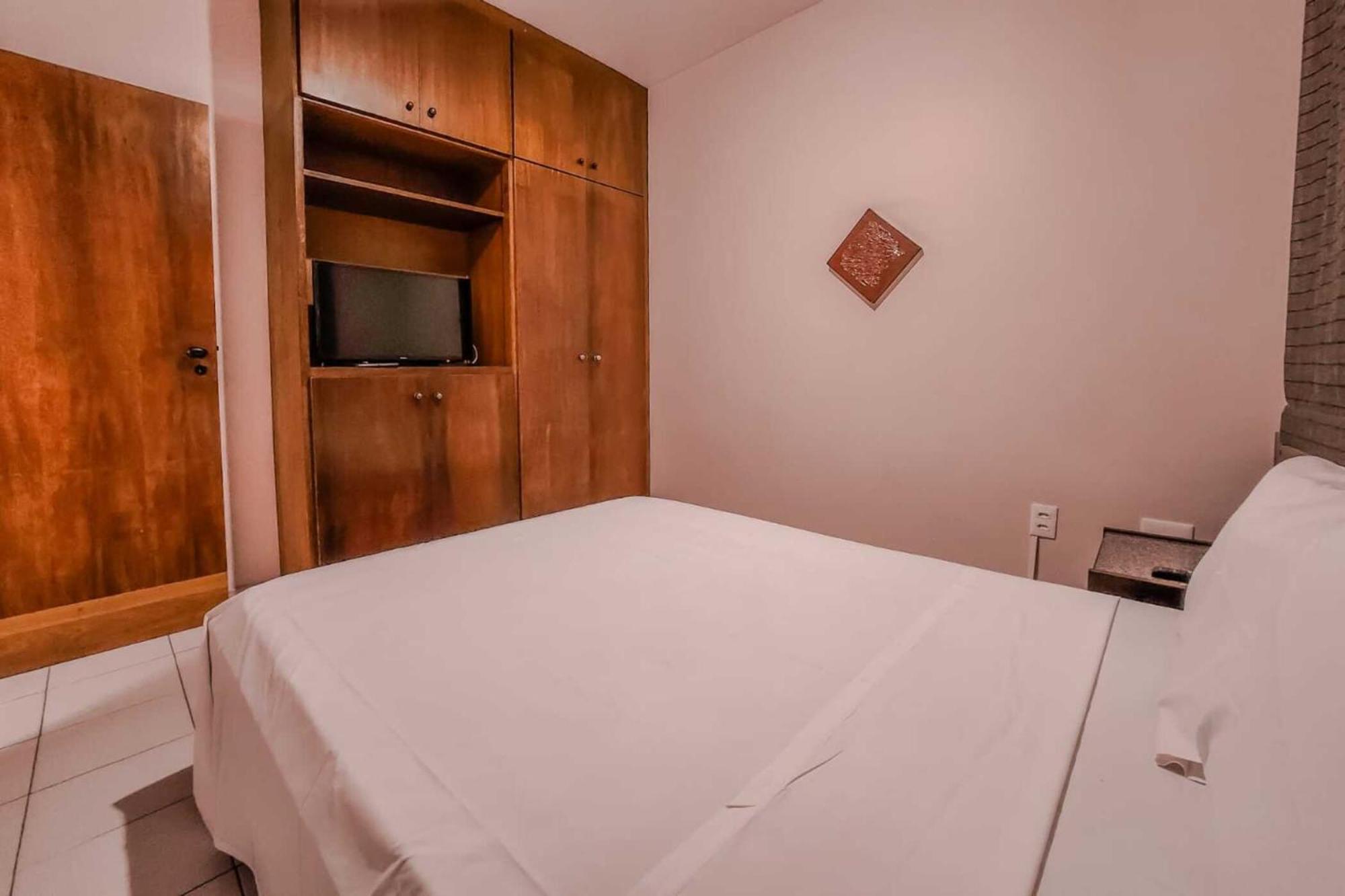 Quarto Triplo com Cama de Casal e Sofá-cama