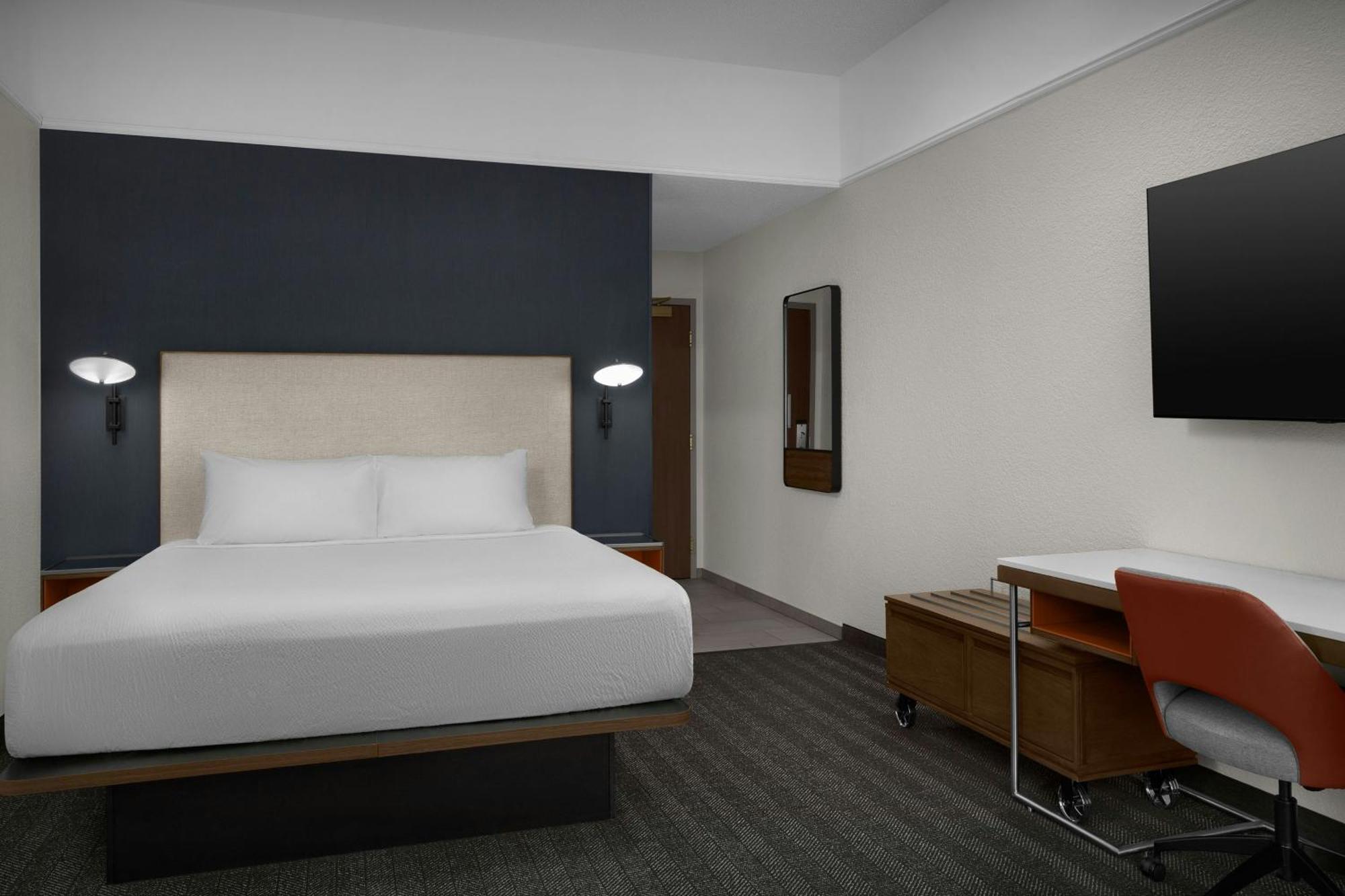 King Room Bathtub Sofa Bed Mobility Access or Hearing Accessible,1756442388:JPEG