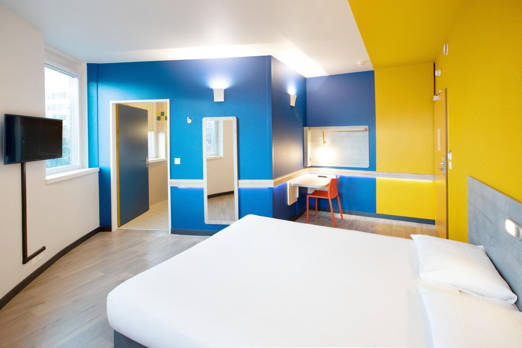 Double Room,1756471302:JPEG