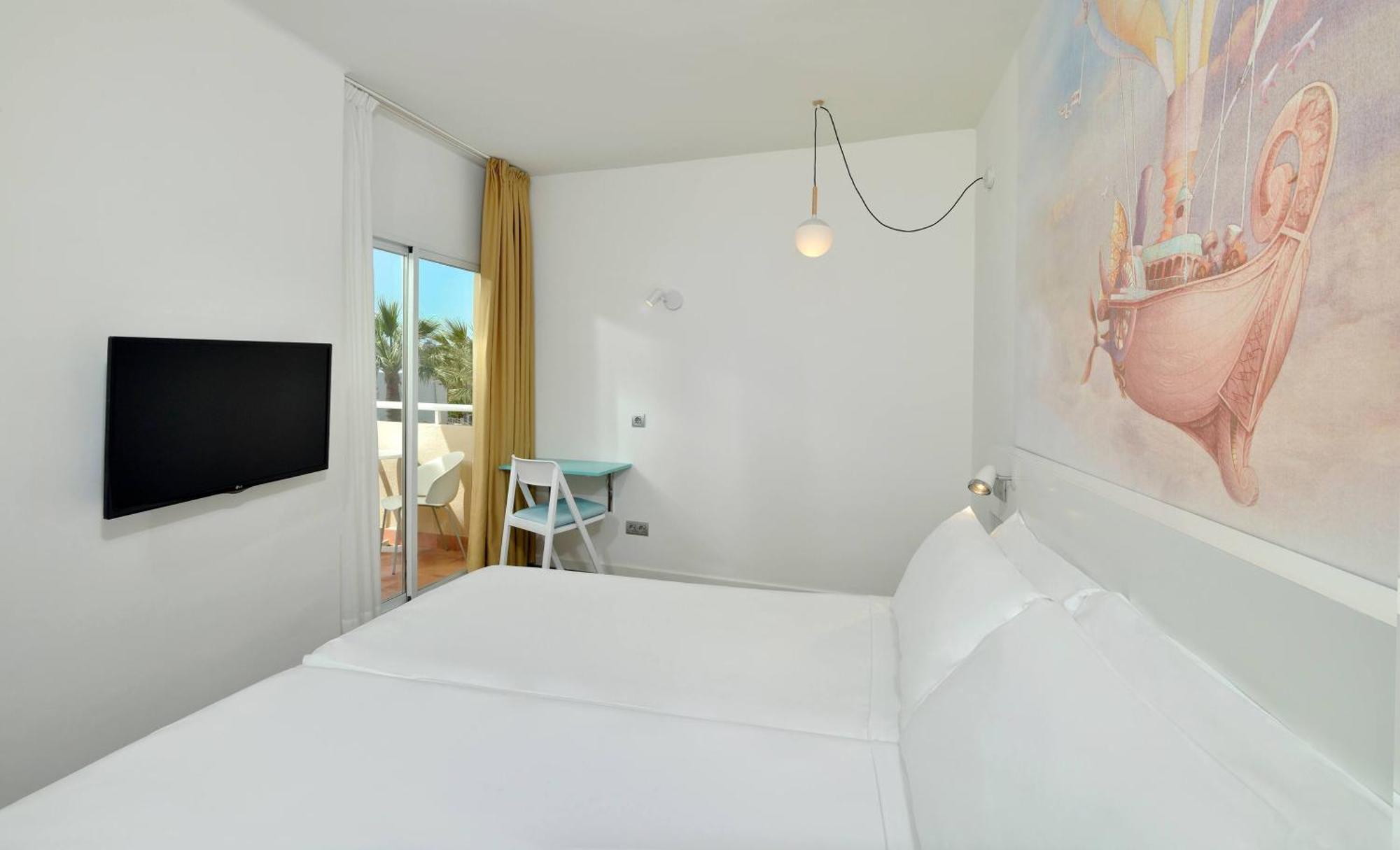 Standard Room,1756508329:JPEG