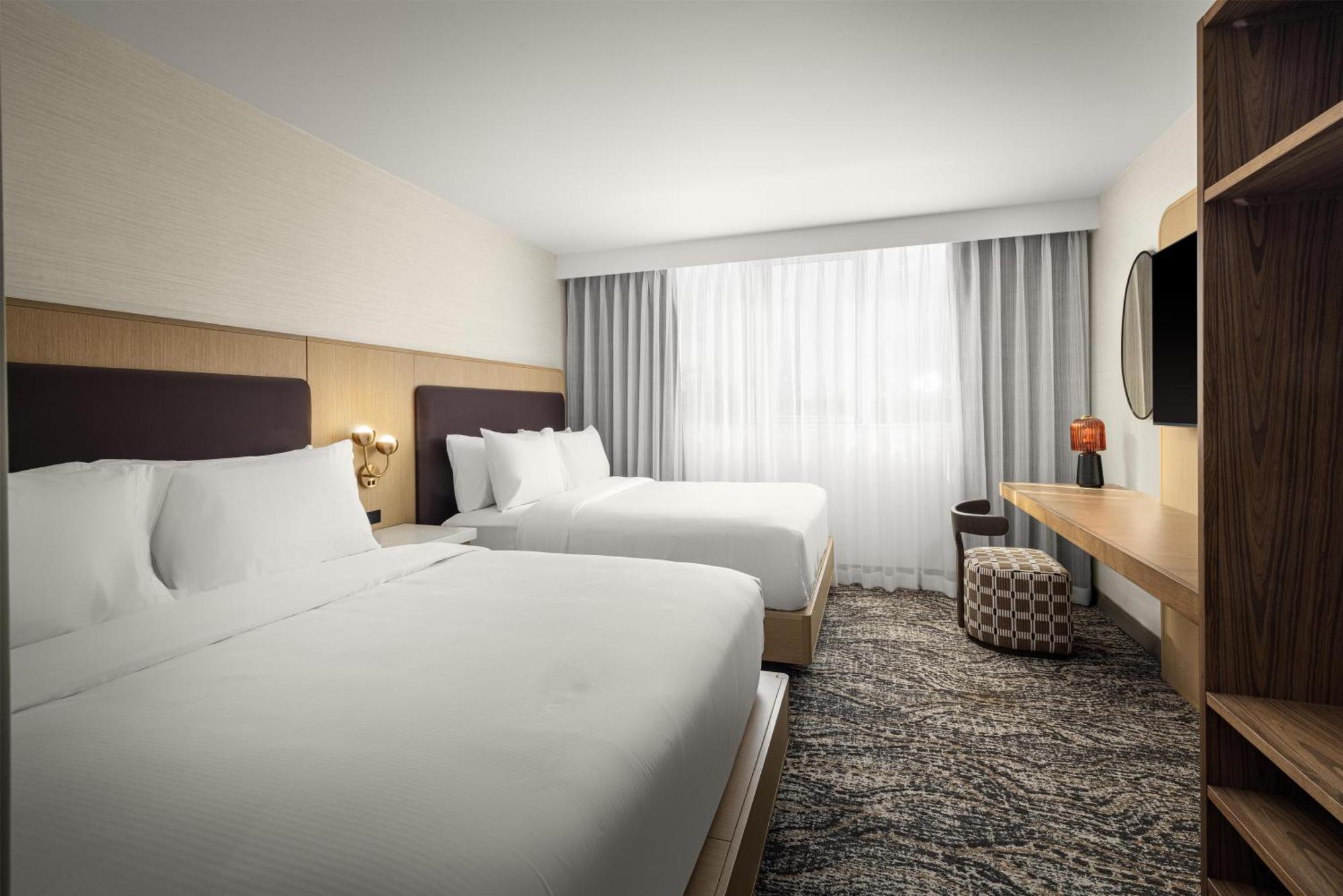 One-Bedroom Suite - Mobility Access/Bath Tub