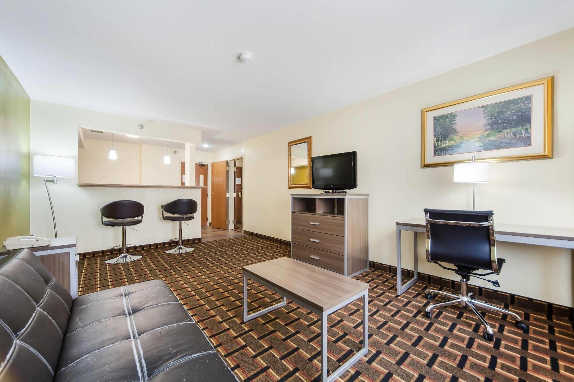 Queen Suite with Two Queen Beds - Non-Smoking