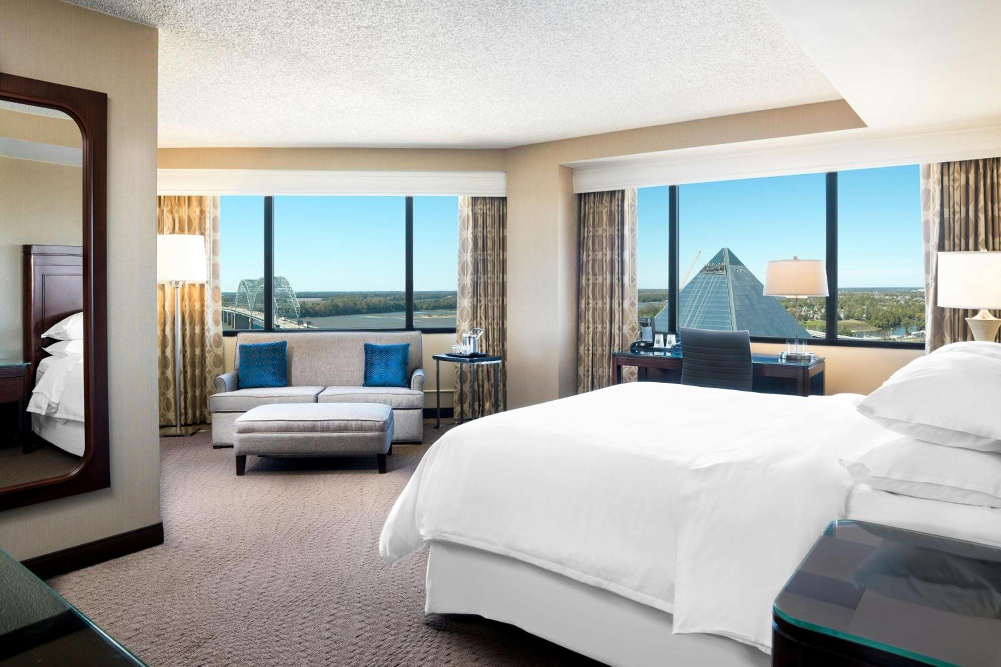 Superior Corner King Room