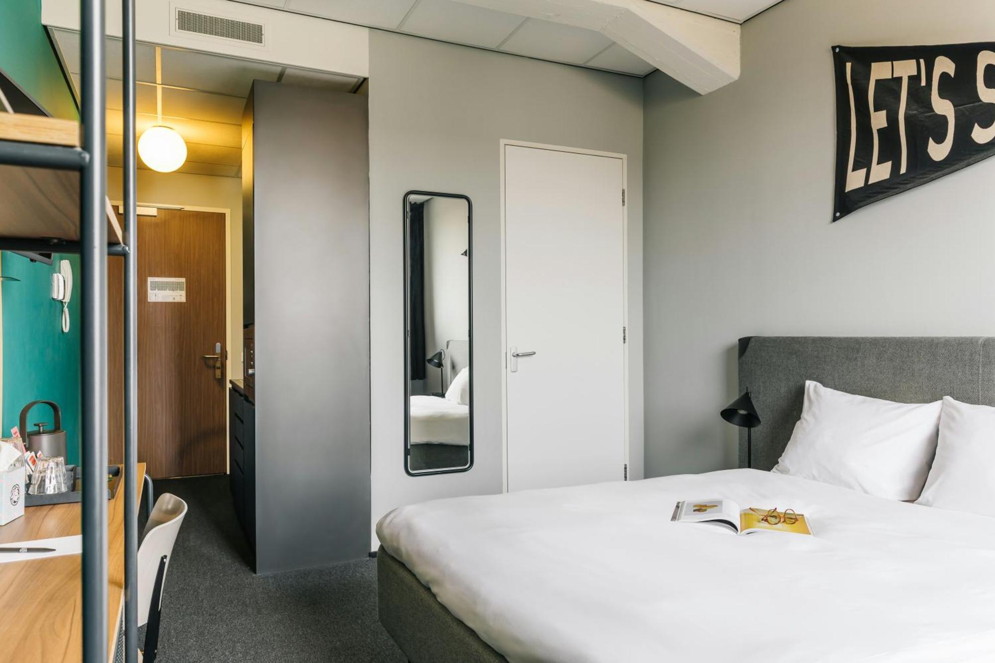 Deluxe Studio,1756537658:JPEG