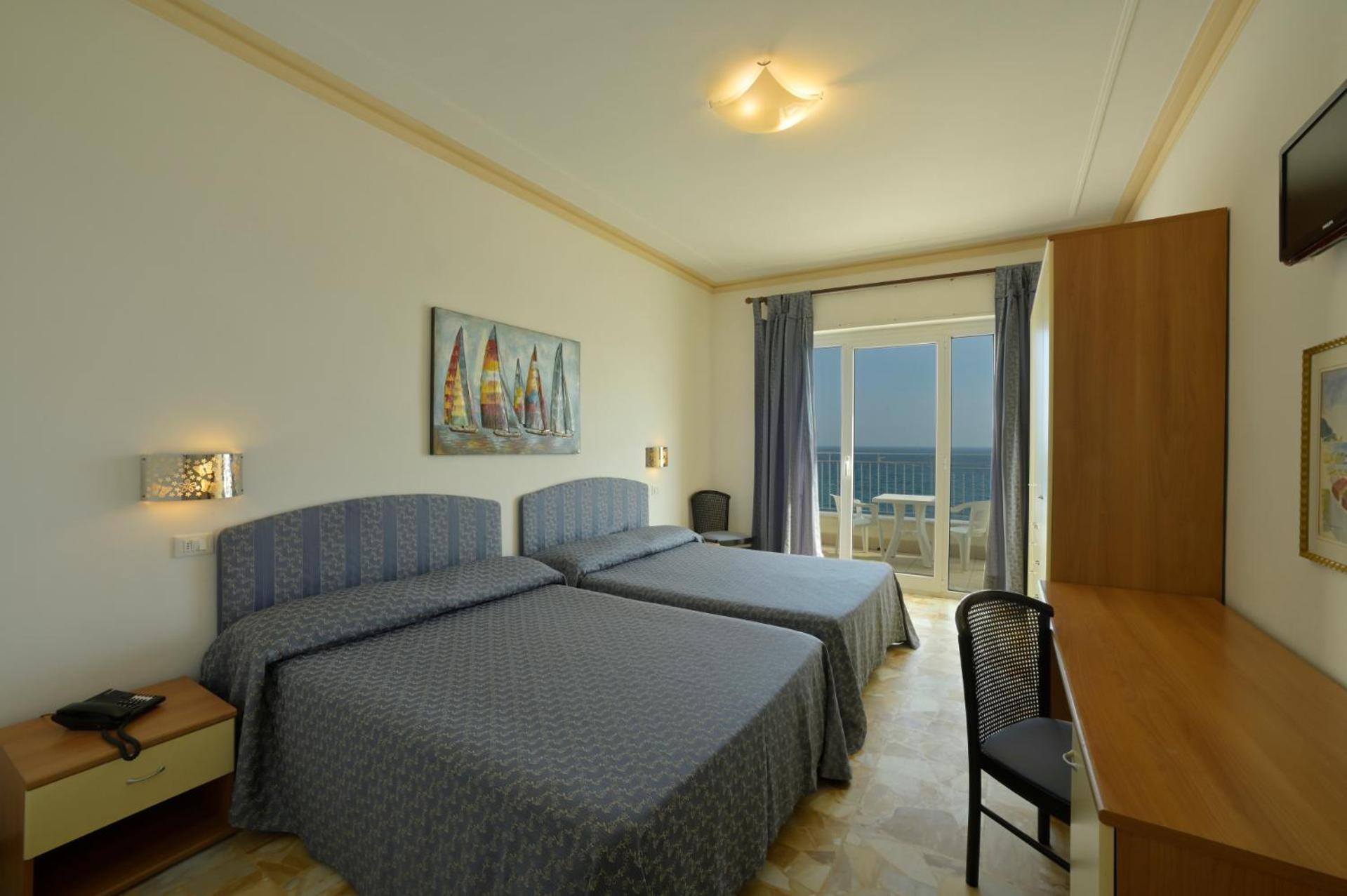 Deluxe Triple Room Sea View,1756577794:JPEG