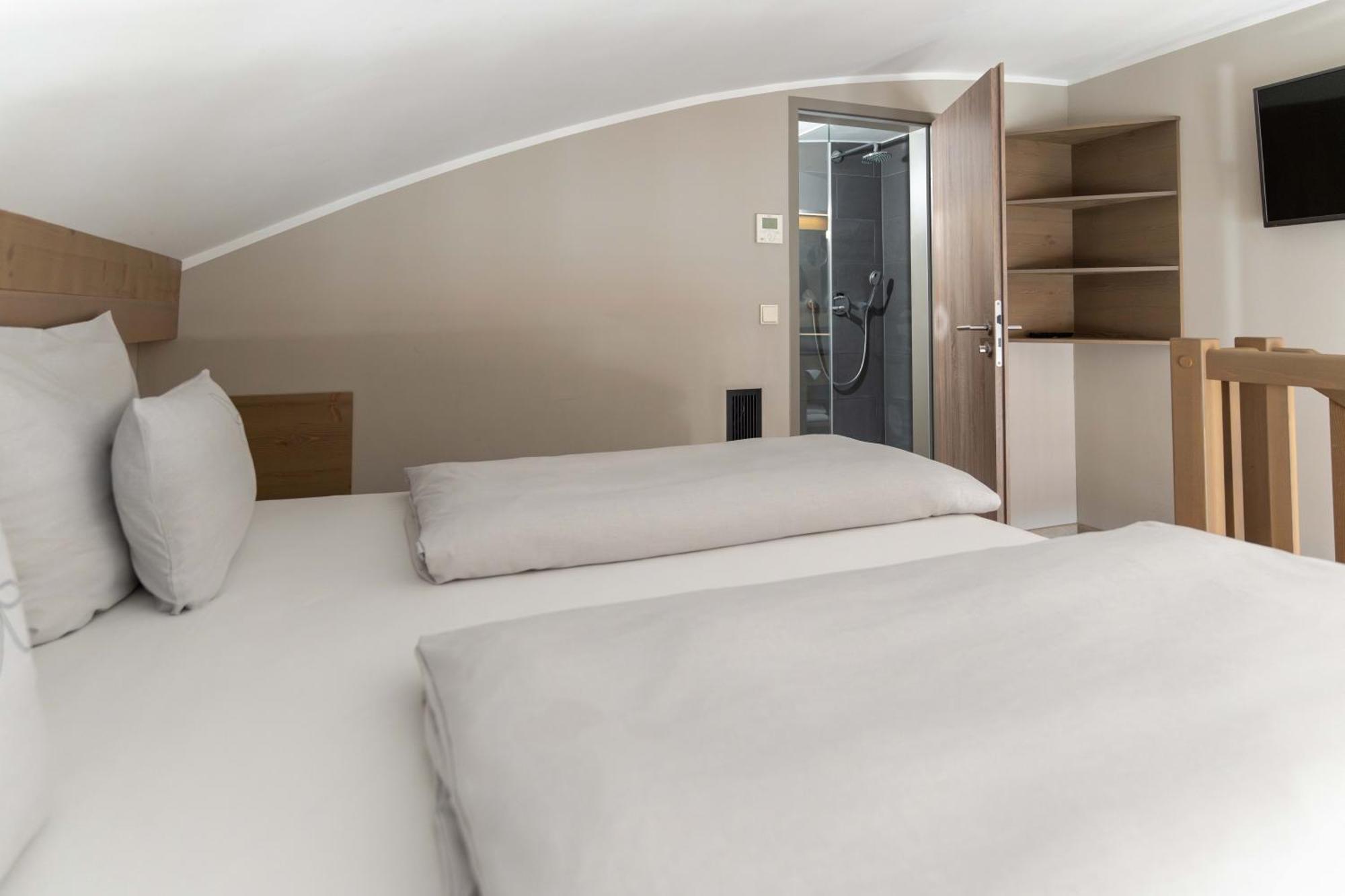 Cocoon Chalet Split-Level Studio