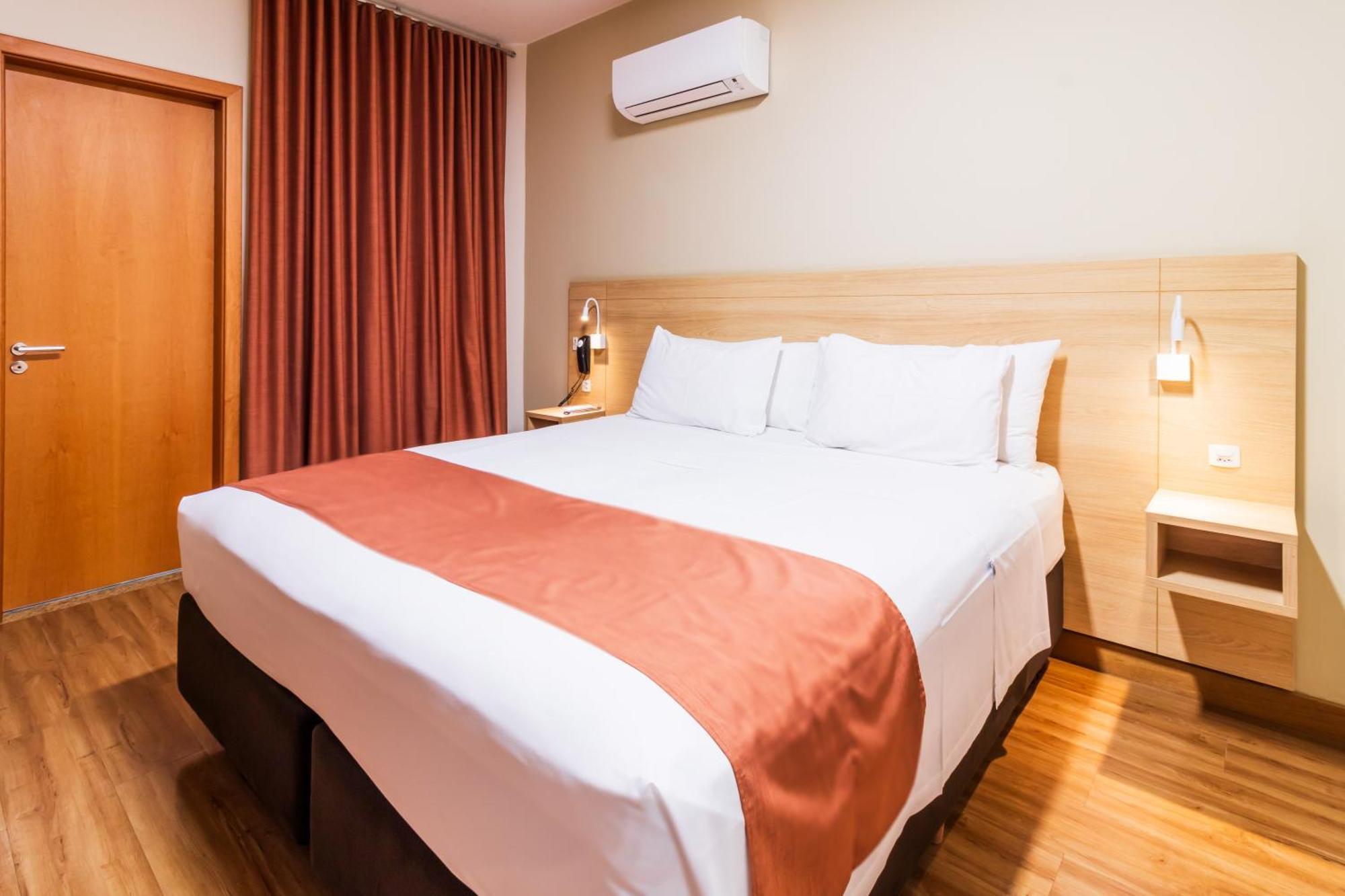 Quarto com Cama Queen-size