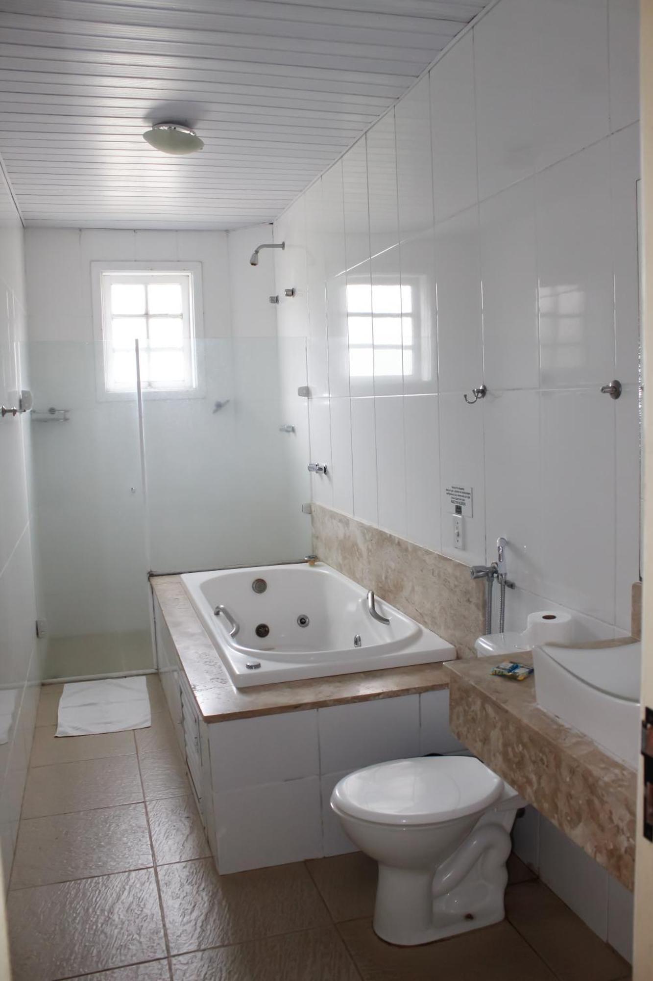 Quadruple Room Bath,1733084169:JPEG