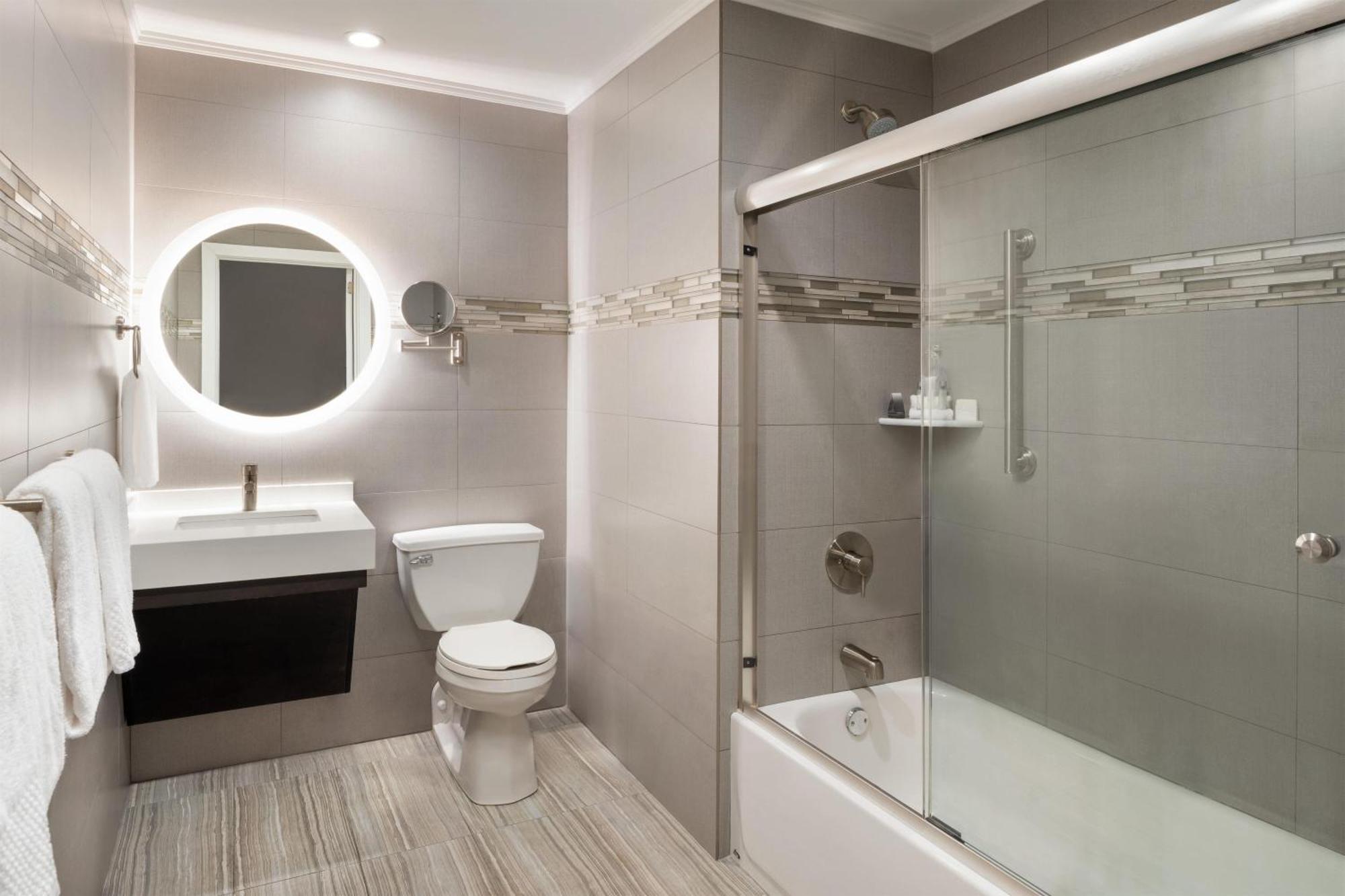 Quarto Queen - Acessível a Pessoas com Mobilidade Condicionada