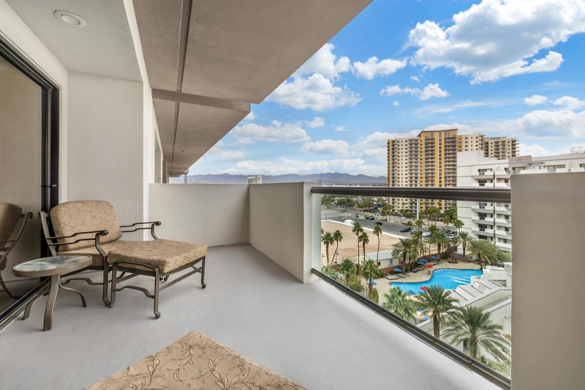 2 BEDROOM 2 KINGS POOL VIEW DELUXE SUITE,1758295299:JPEG