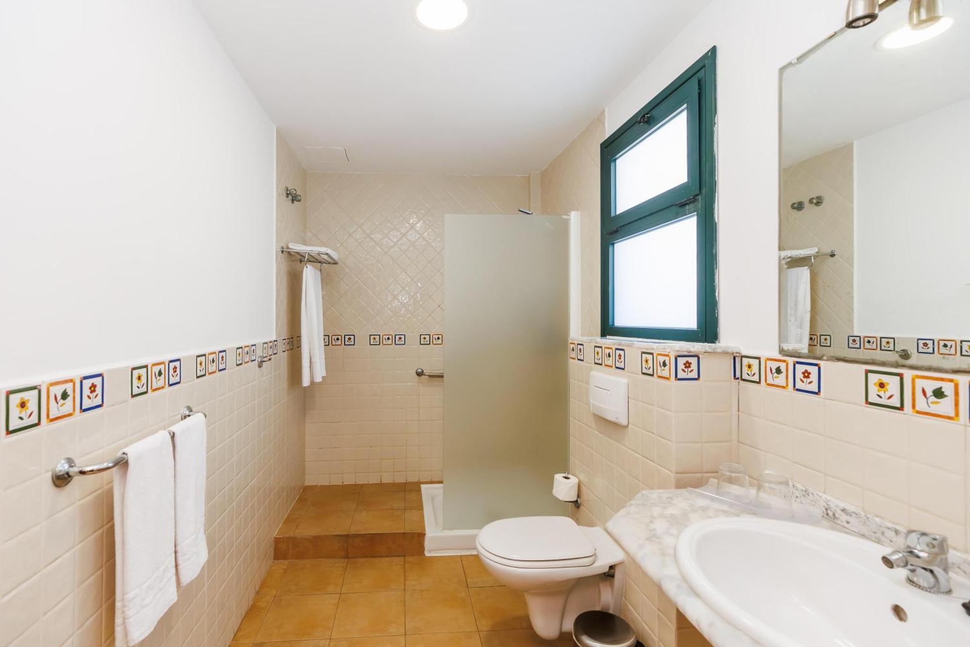 Two-Bedroom Apartment,1758299324:JPEG
