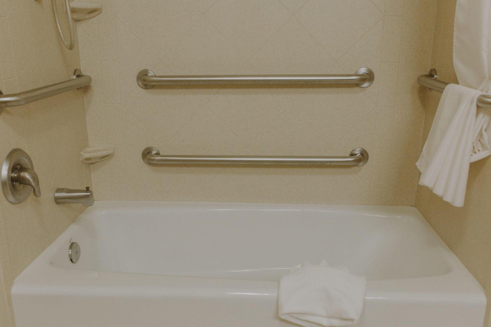 King Room with Accessible Tub - Mobility and Hearing Access/Non-Smoking
