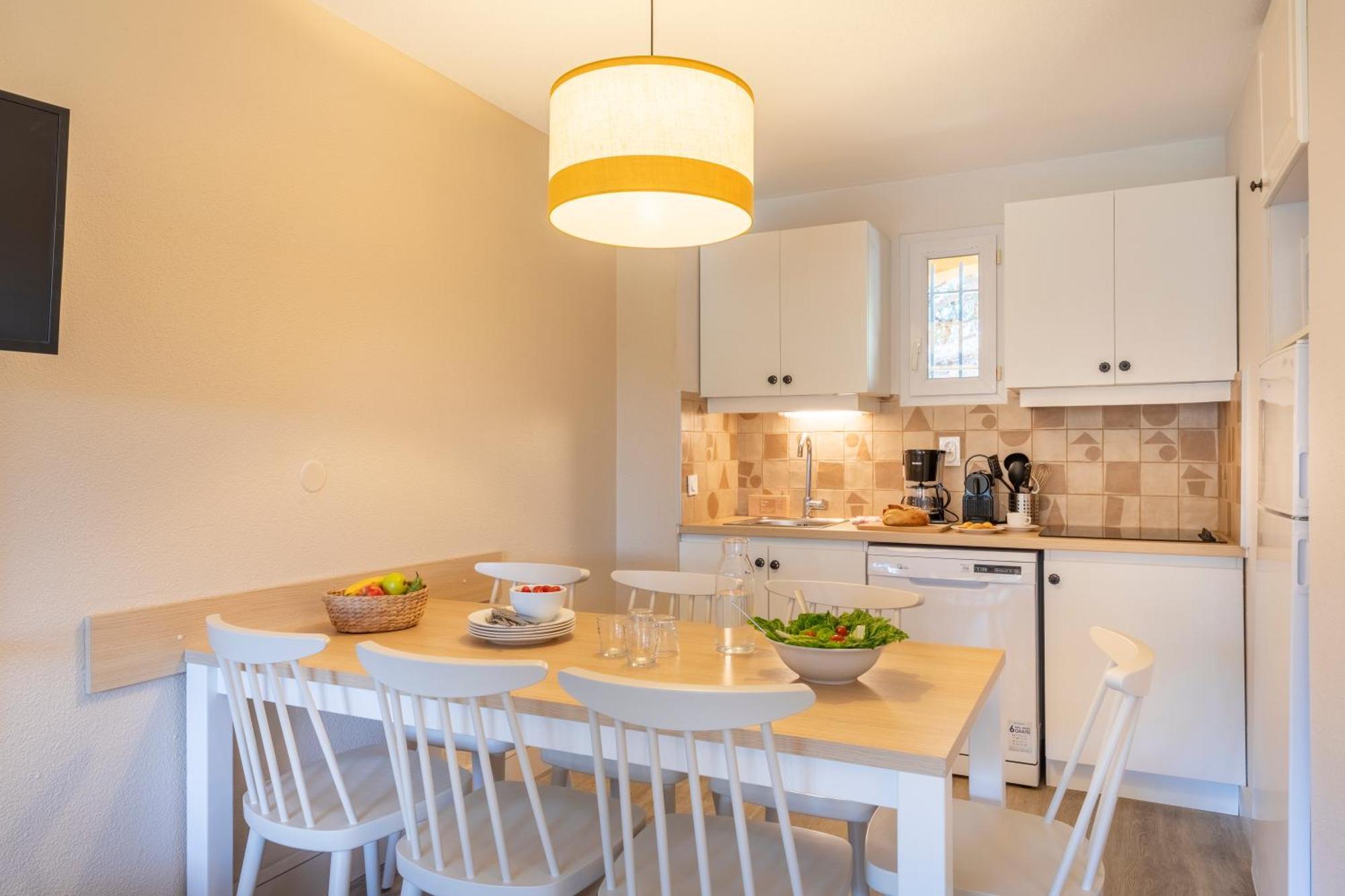 Superior One-Bedroom Apartment Sleeping Alcove Air Conditioning Terrace or Balcony Garden View,1758314819:JPEG