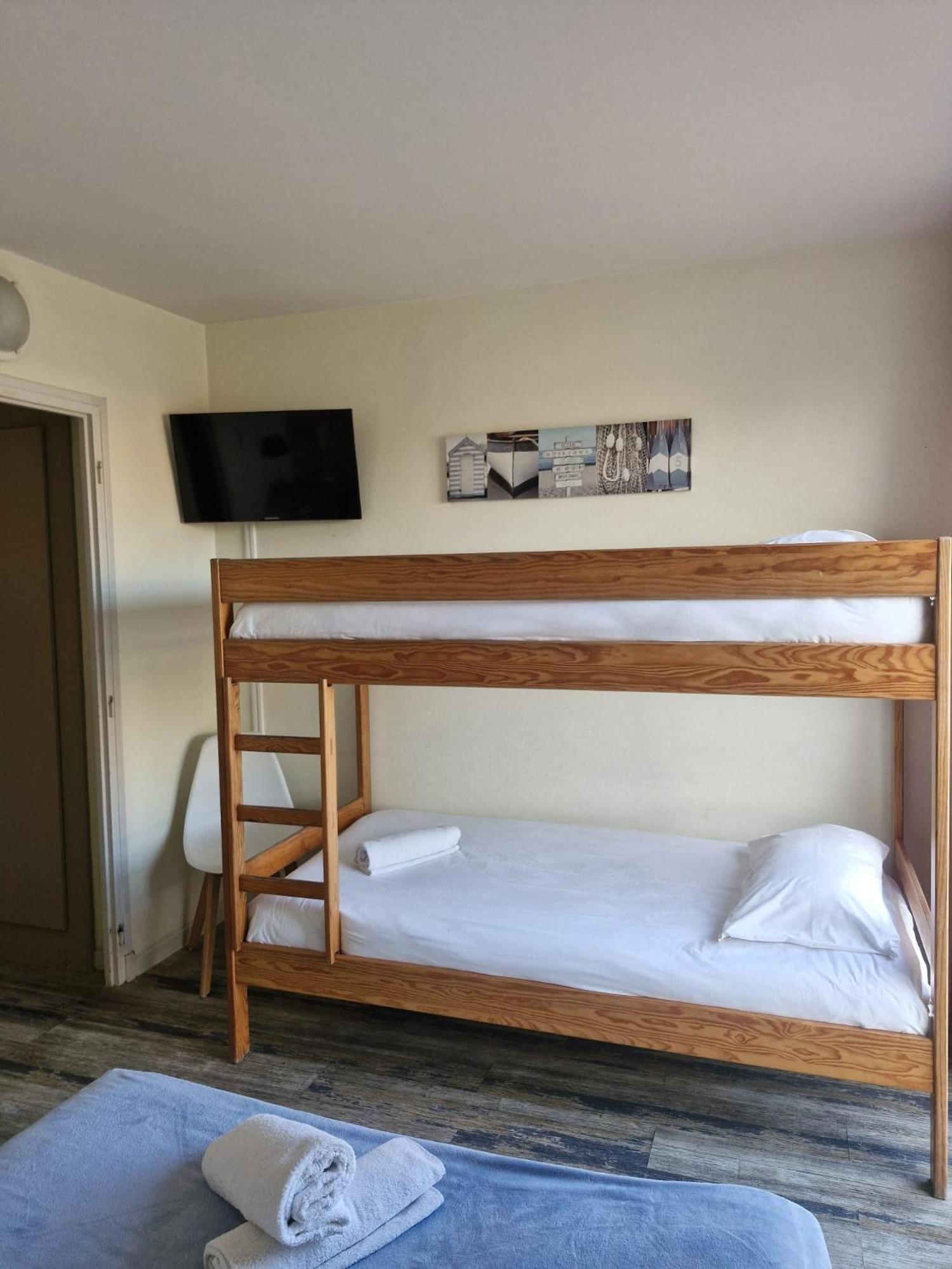 Quadruple Room (2 Adults + 2 Children),1758325250:JPEG