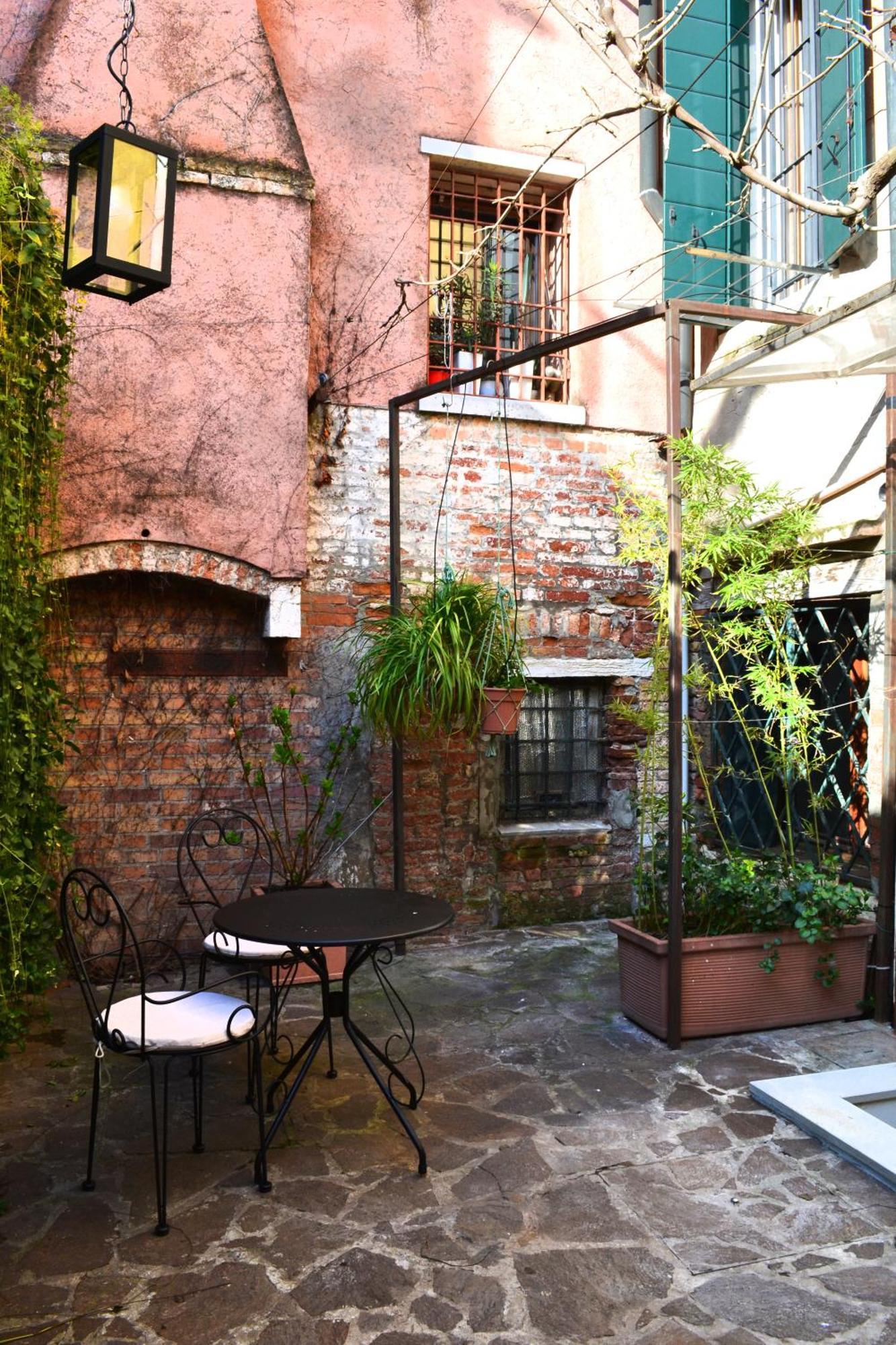 Junior Suite with Private Garden,1758343825:JPEG