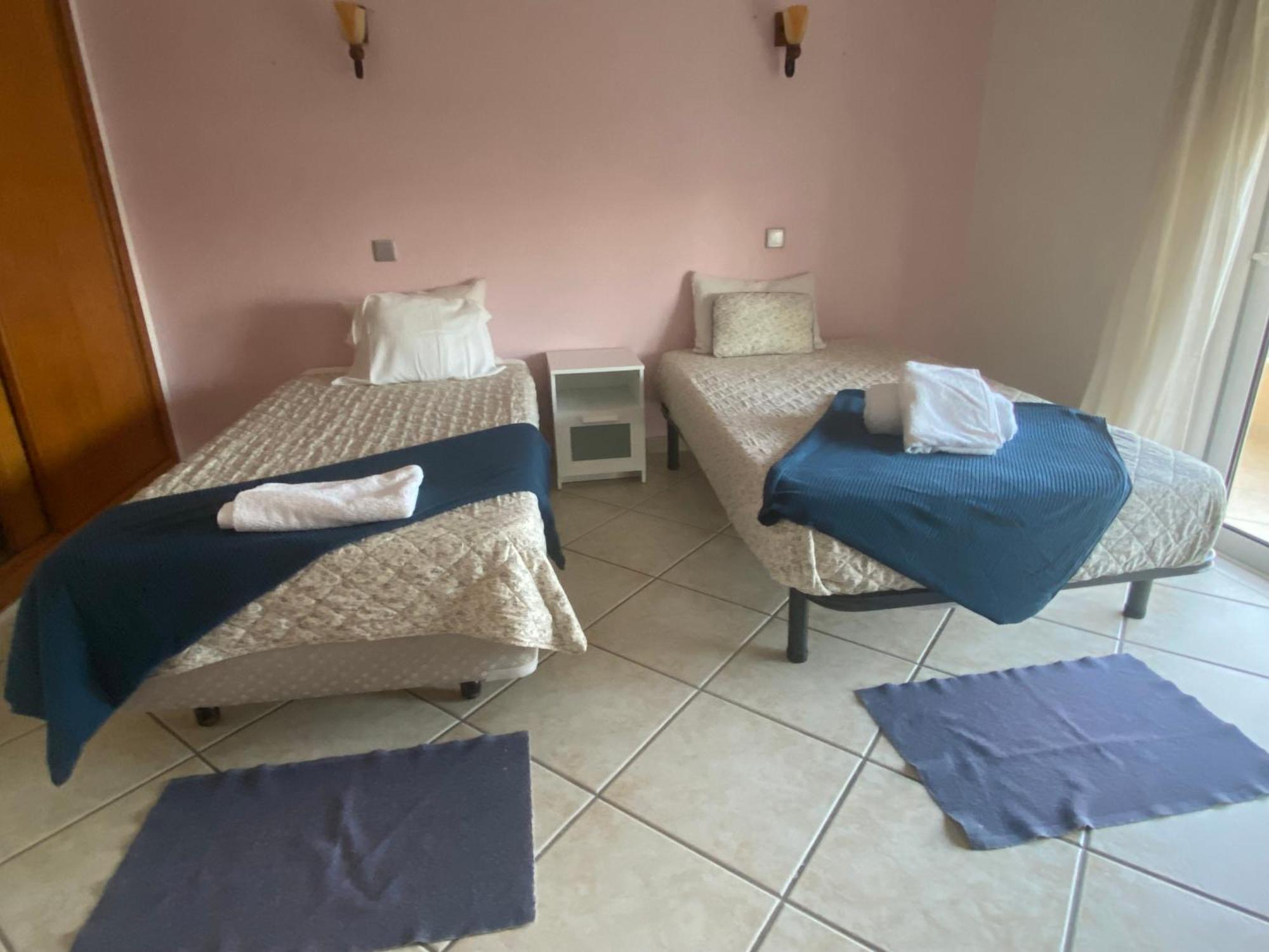 Quarto Duplo ou Twin com Casa de Banho Partilhada