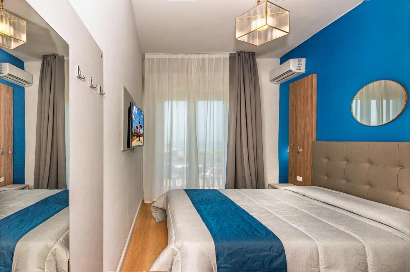 Double Room with Balcony and Sea View,1758428607:JPEG