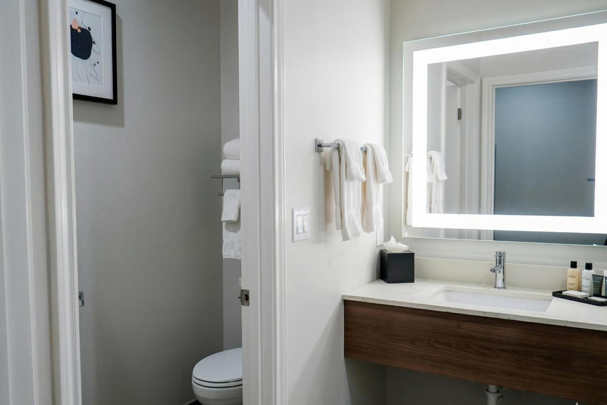 Premium Two Queen Room- Wheelchair Accessible