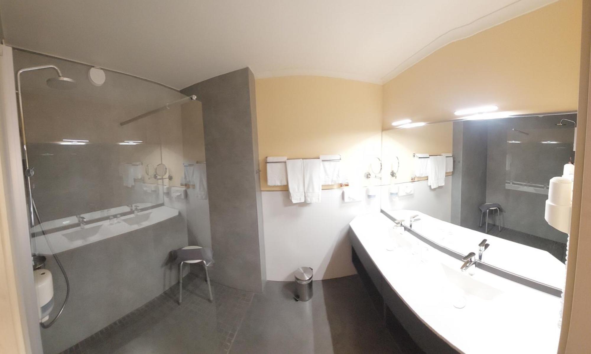 Suite Balcony,1758438579:JPEG