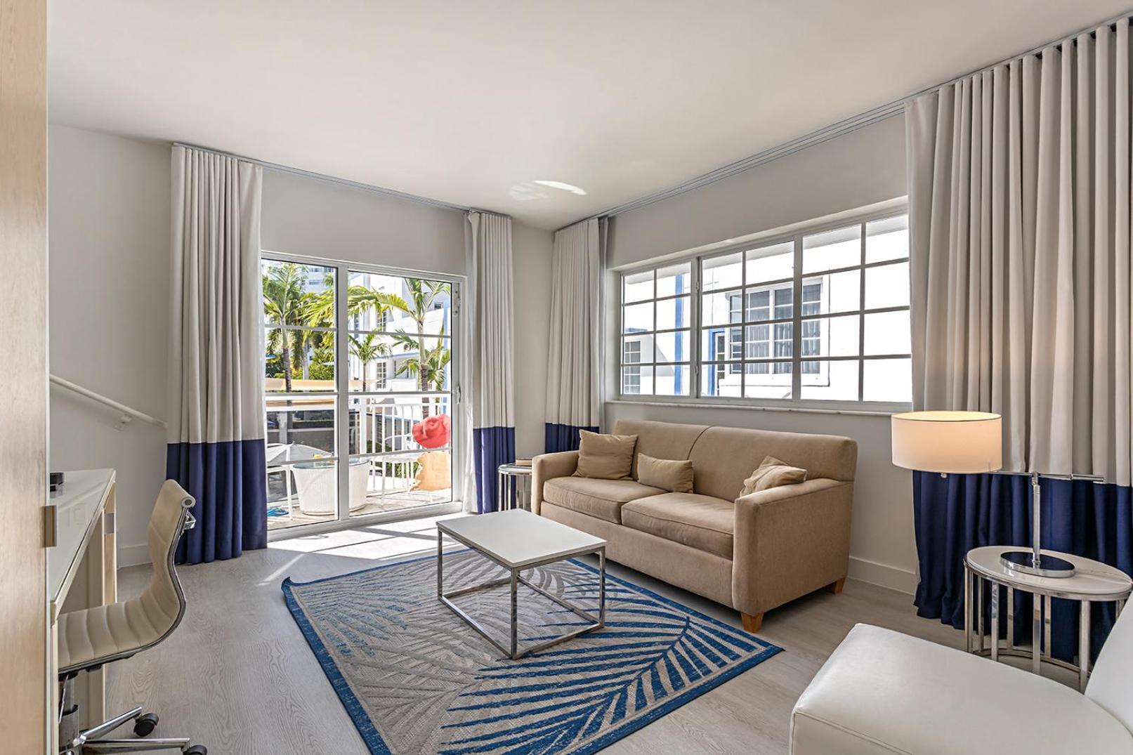 Suite de 2 Quartos com Vista da Piscina