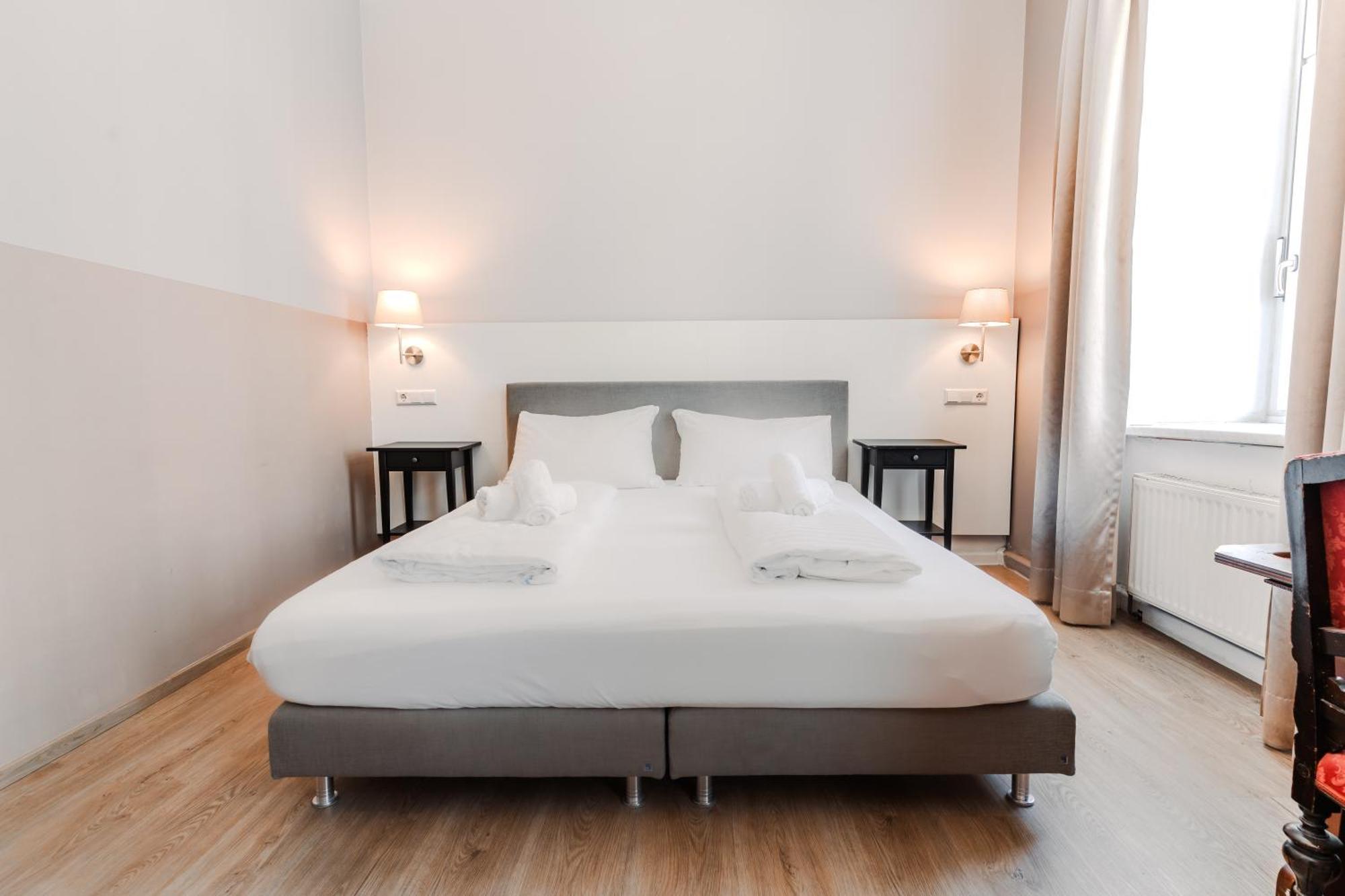 Standard Double Room Sofa Bed,1758593833:JPEG