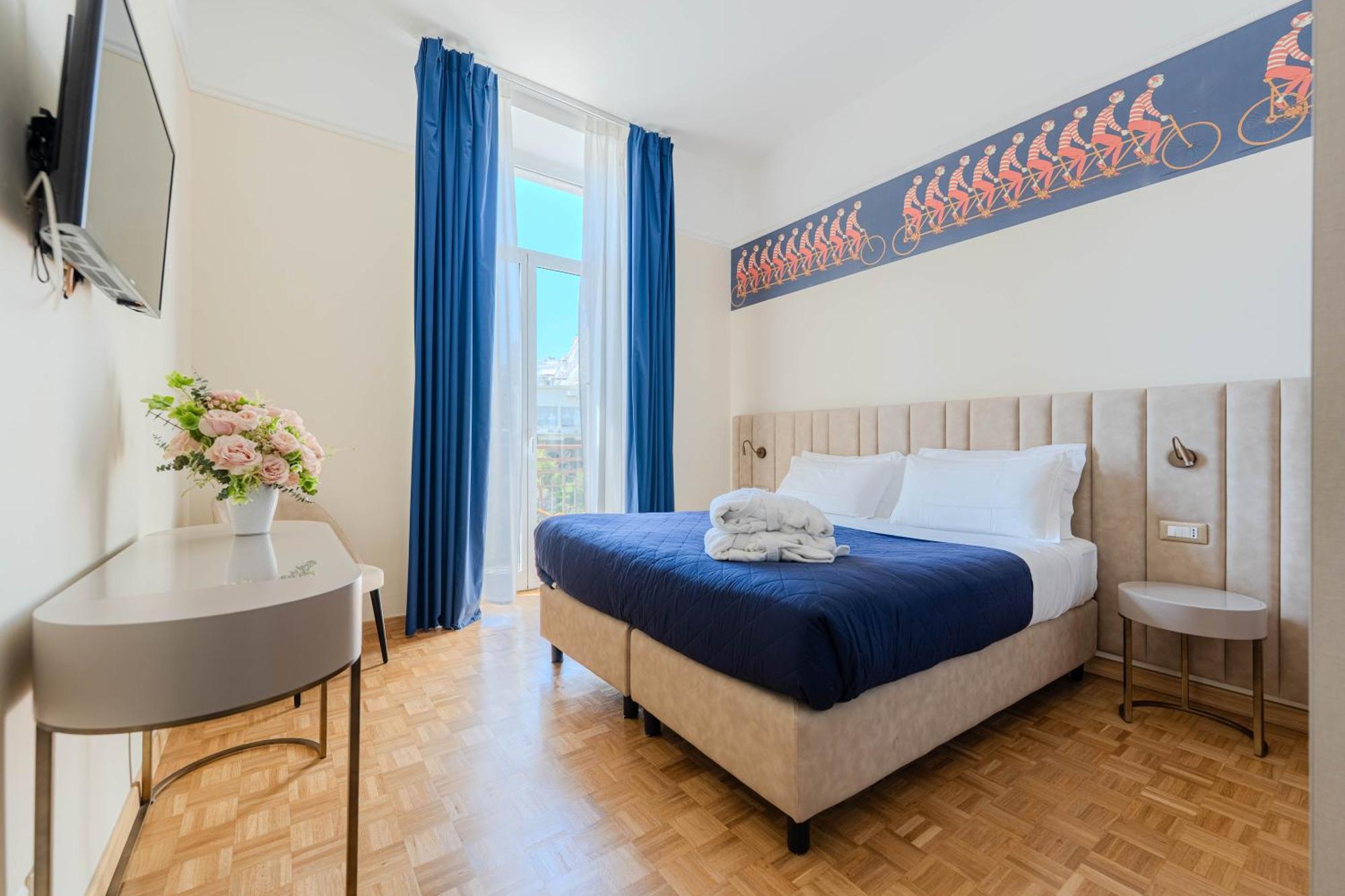 Chambre Double ou Lits Jumeaux - Vue Latérale sur Mer