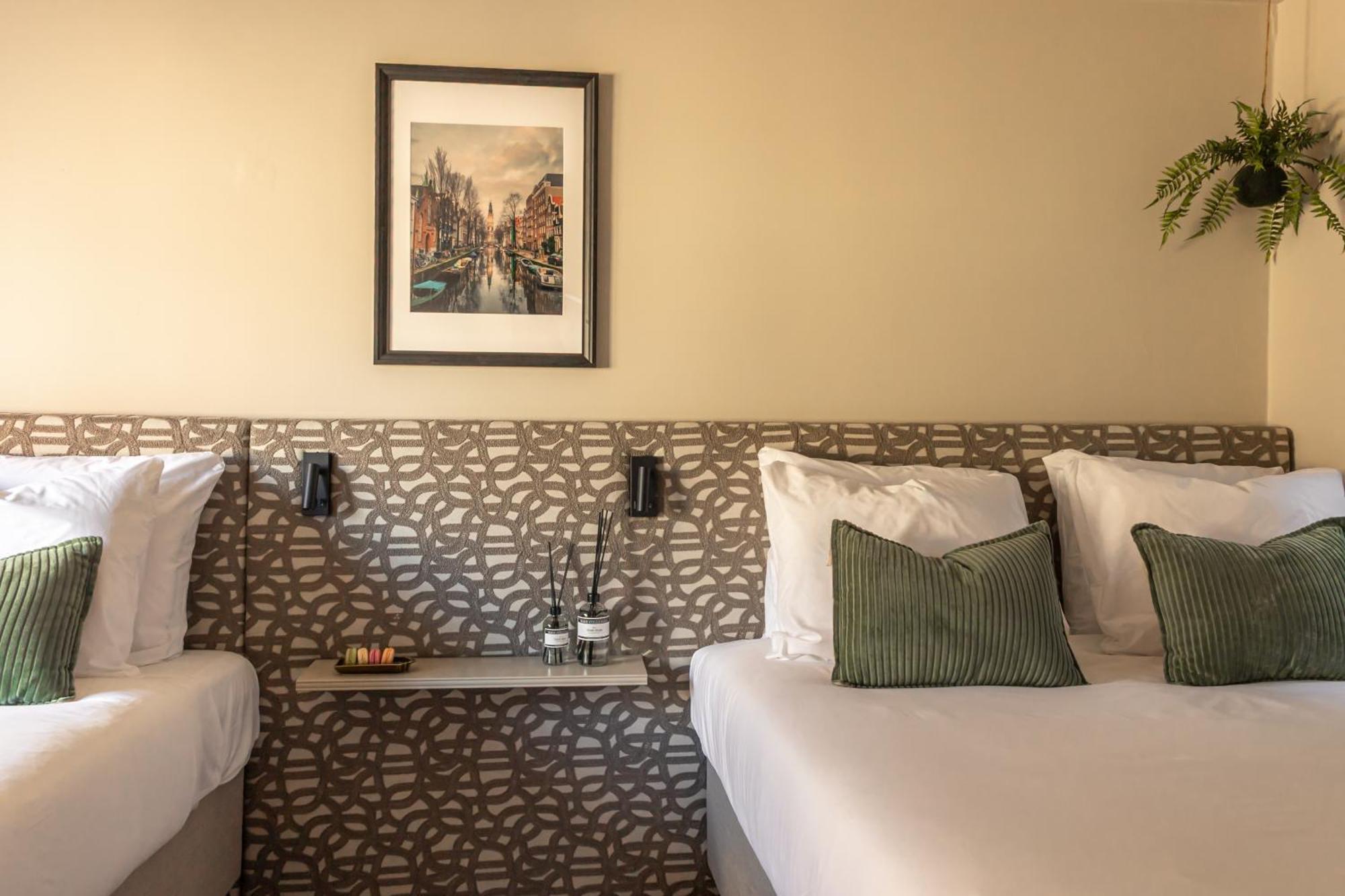 Quadruple Room,1765174116:JPEG