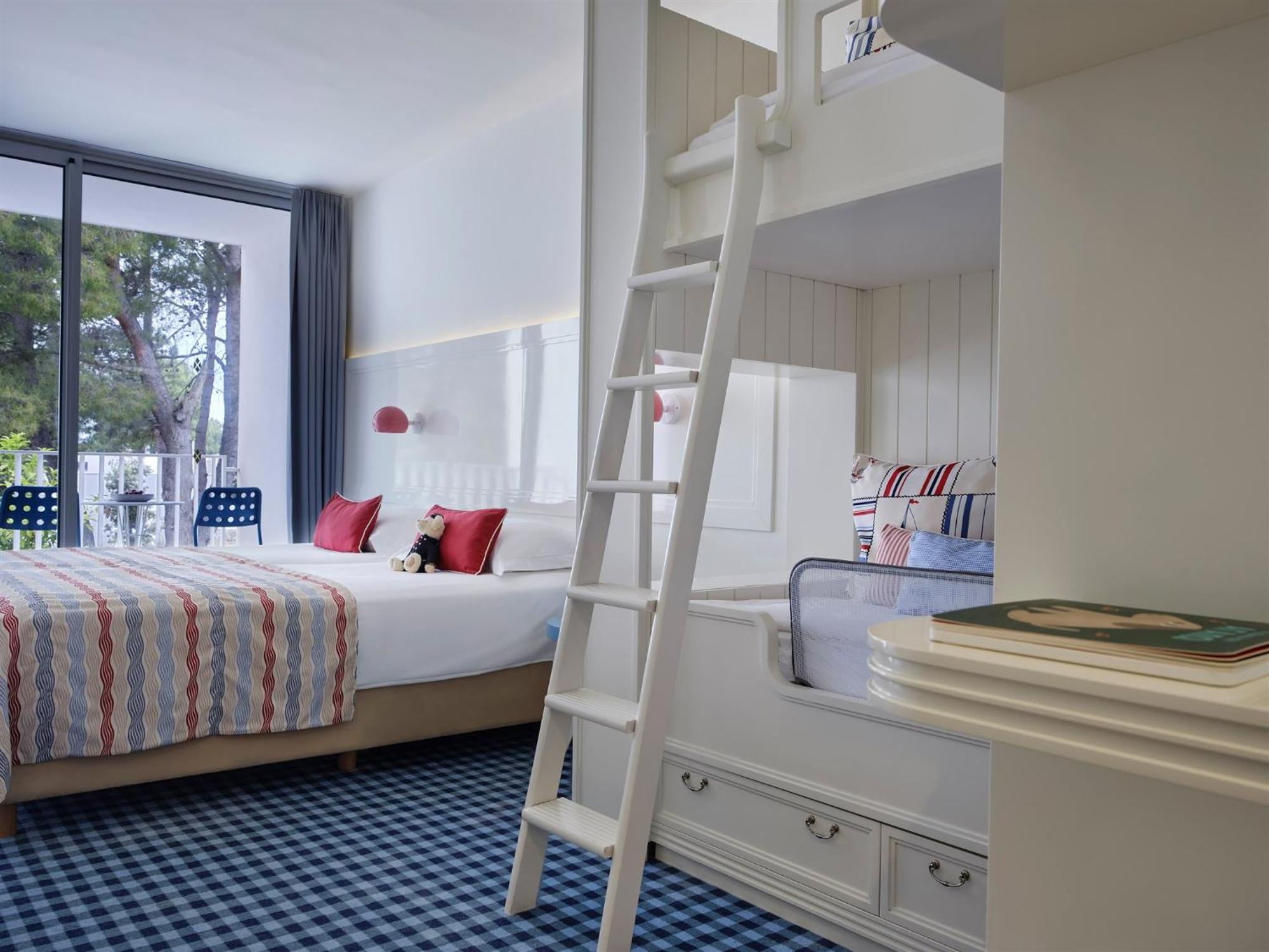 Familiekamer met Balkon en Uitzicht op de Binnenplaats