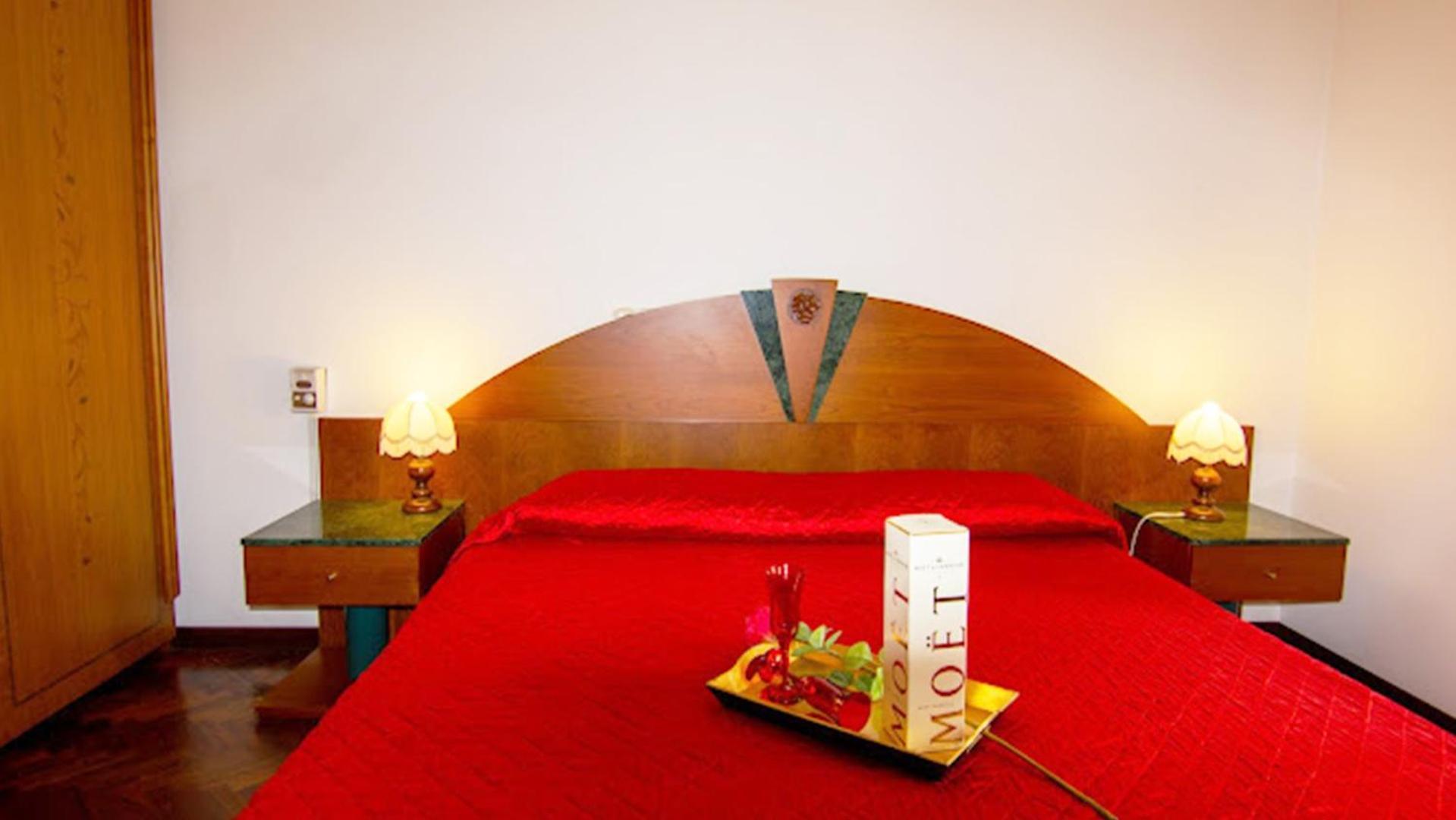Double Room,1765396618:JPEG