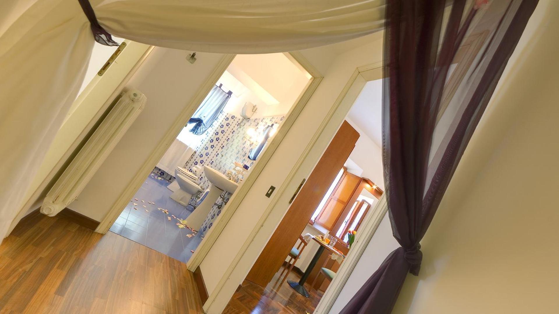 Family Room,1765396632:JPEG
