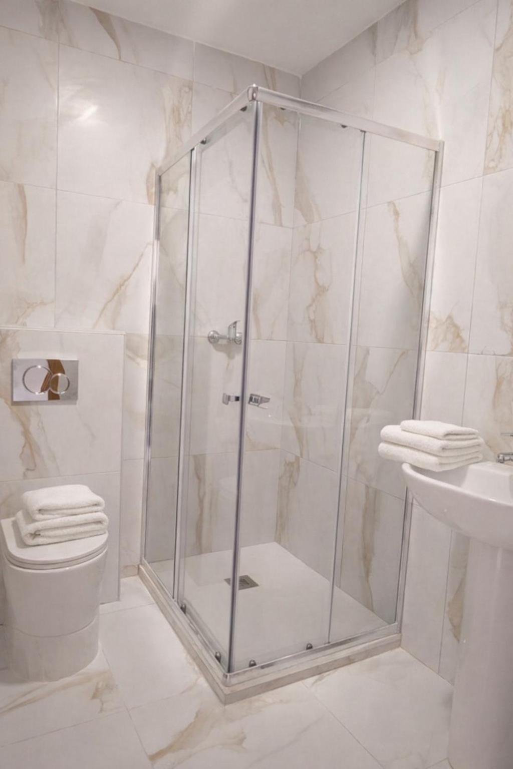 Deluxe Queen Room,1769485339:JPEG